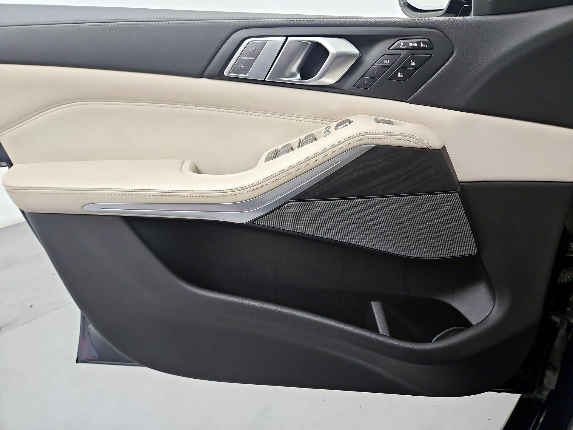 Thumbnail: 2021 BMW X7 - 12
