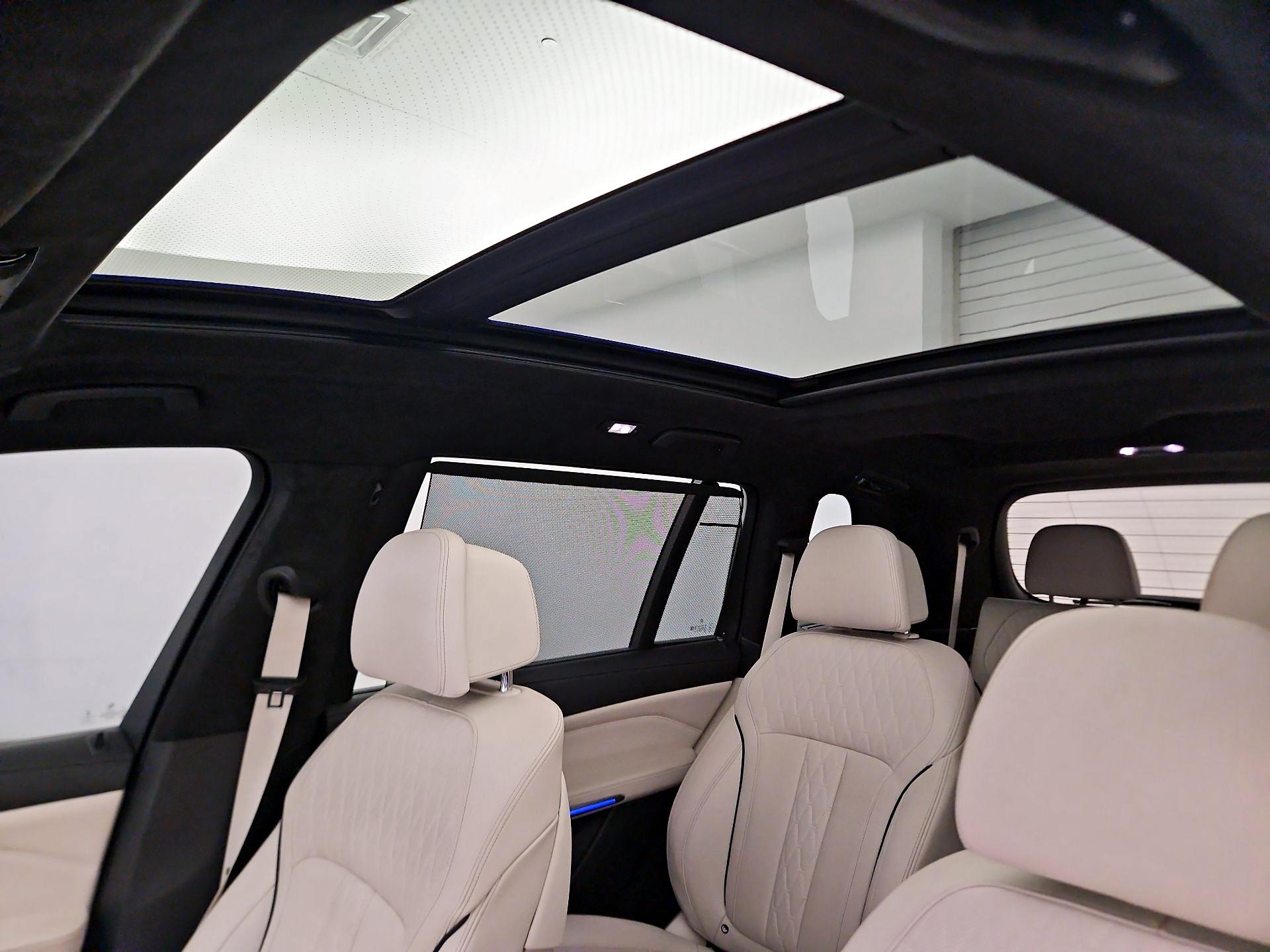 Thumbnail: 2021 BMW X7 - 20