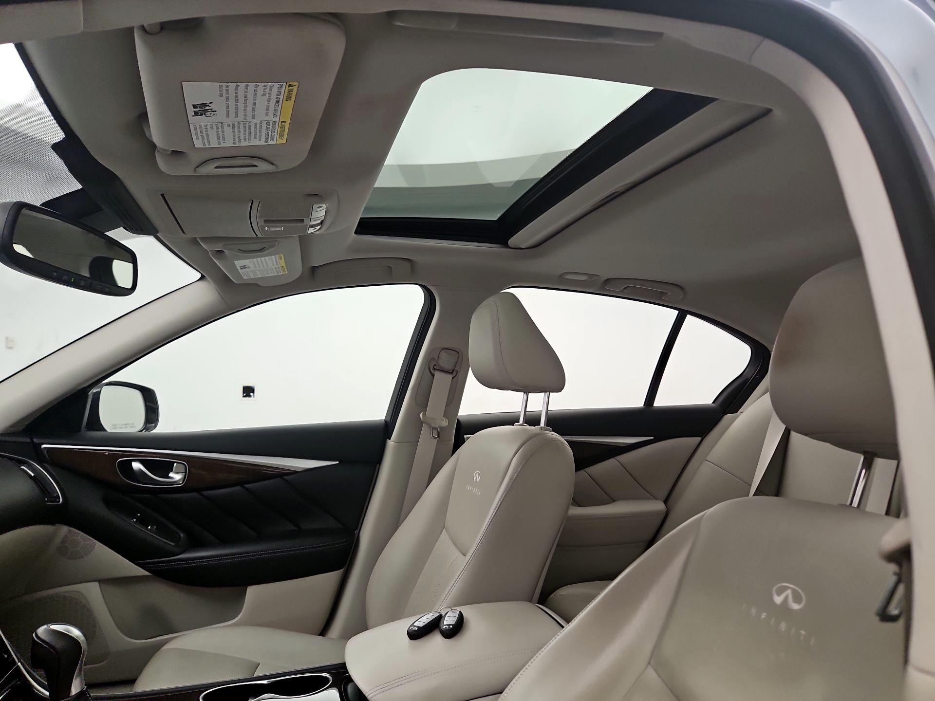 Thumbnail: 2014 INFINITI Q50 - 19
