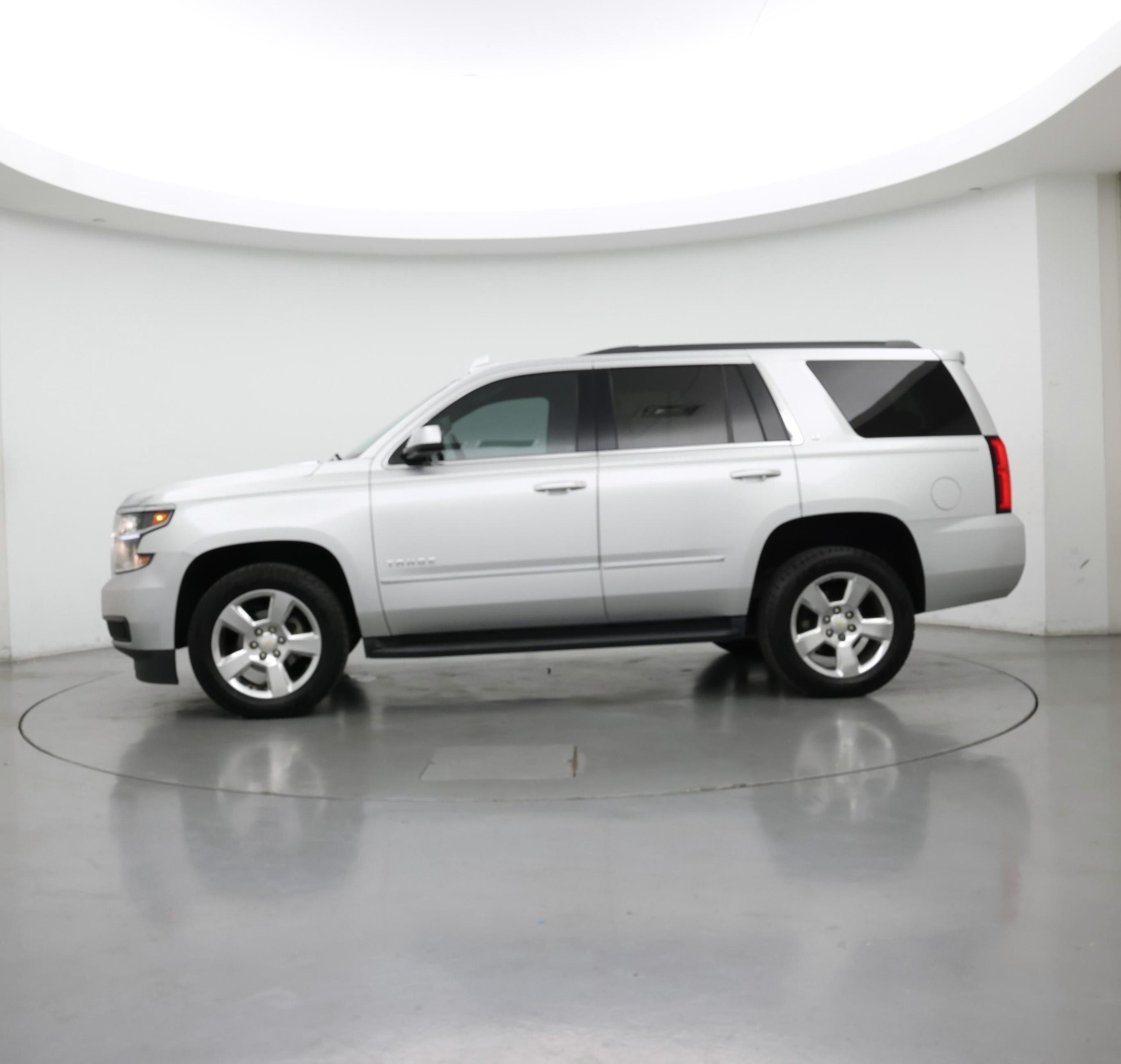 Thumbnail: 2016 Chevrolet Tahoe - 3