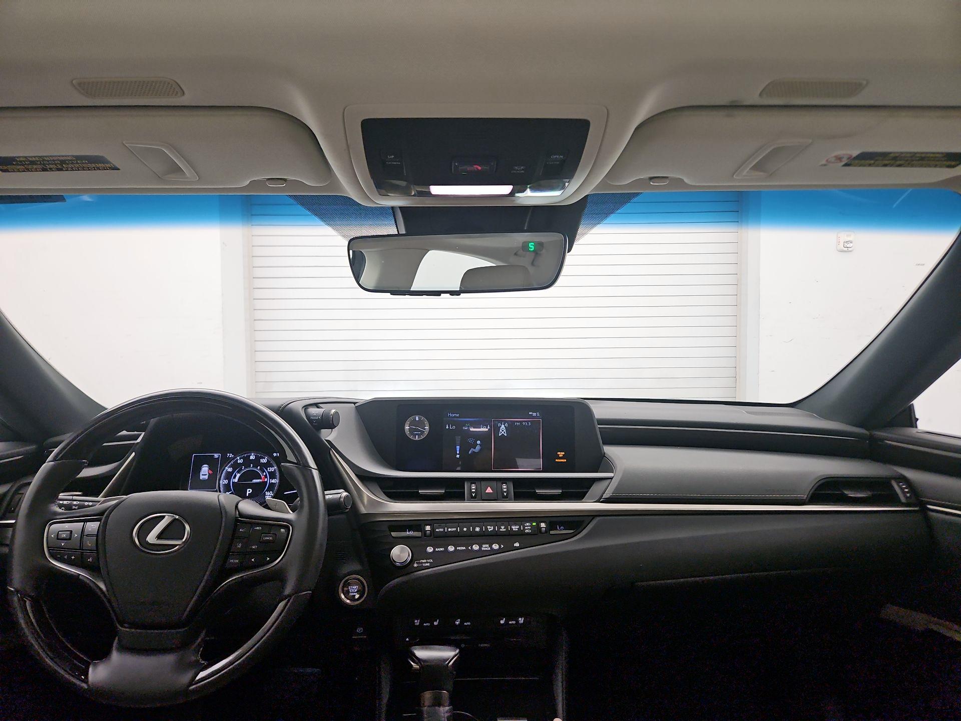 Thumbnail: 2021 Lexus ES - 9