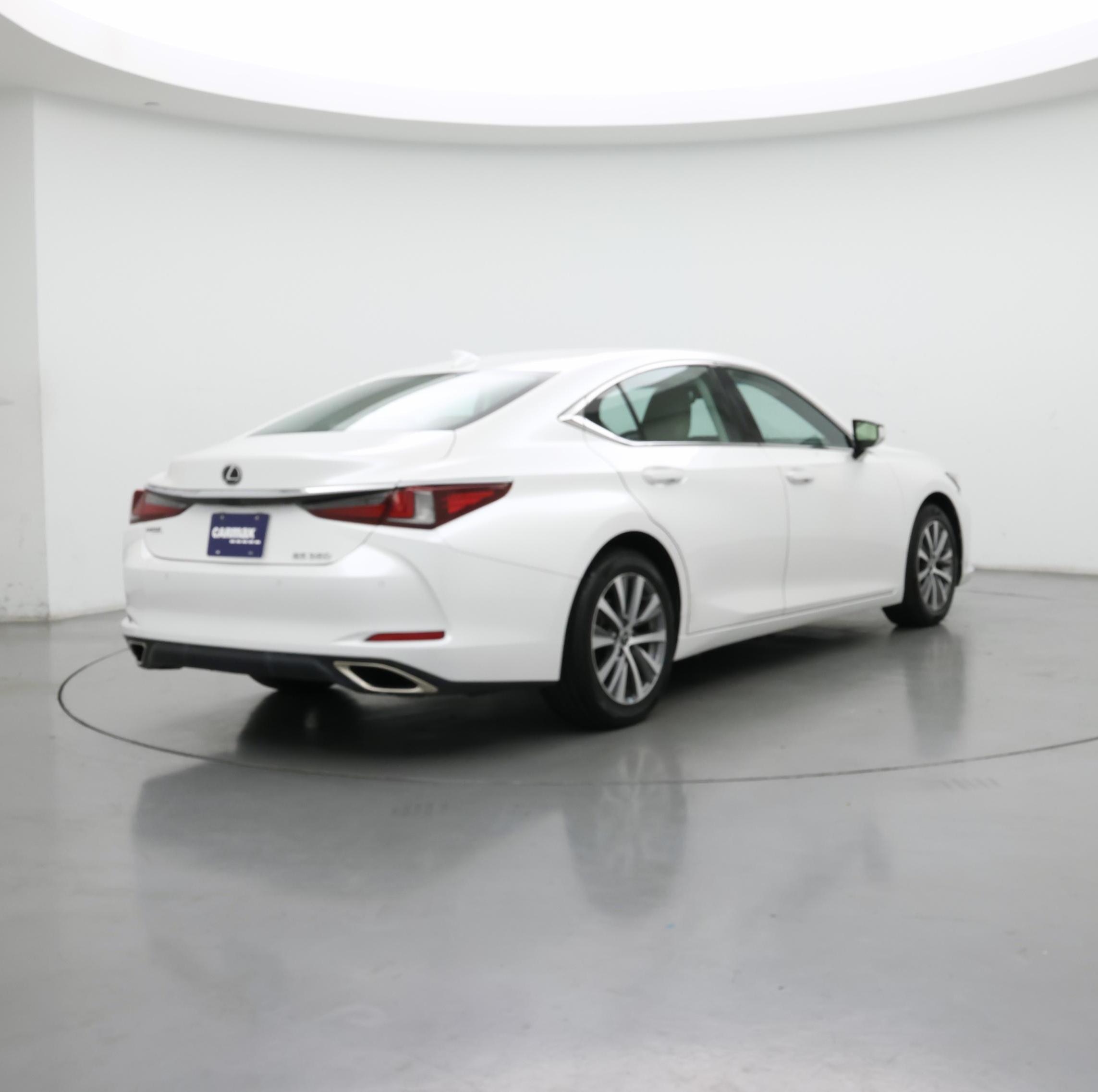 Thumbnail: 2021 Lexus ES - 8