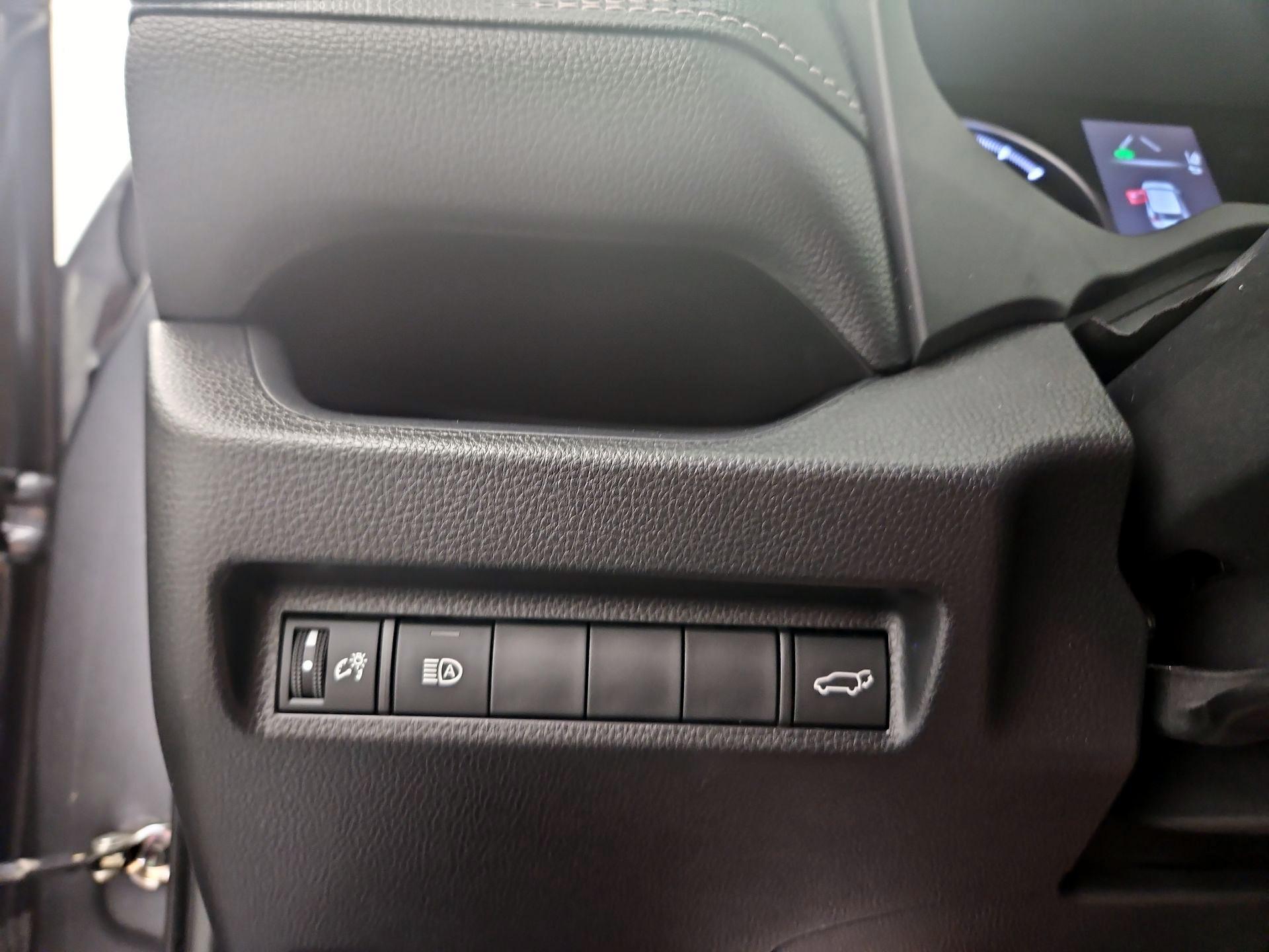 Thumbnail: 2022 Toyota RAV4 - 13