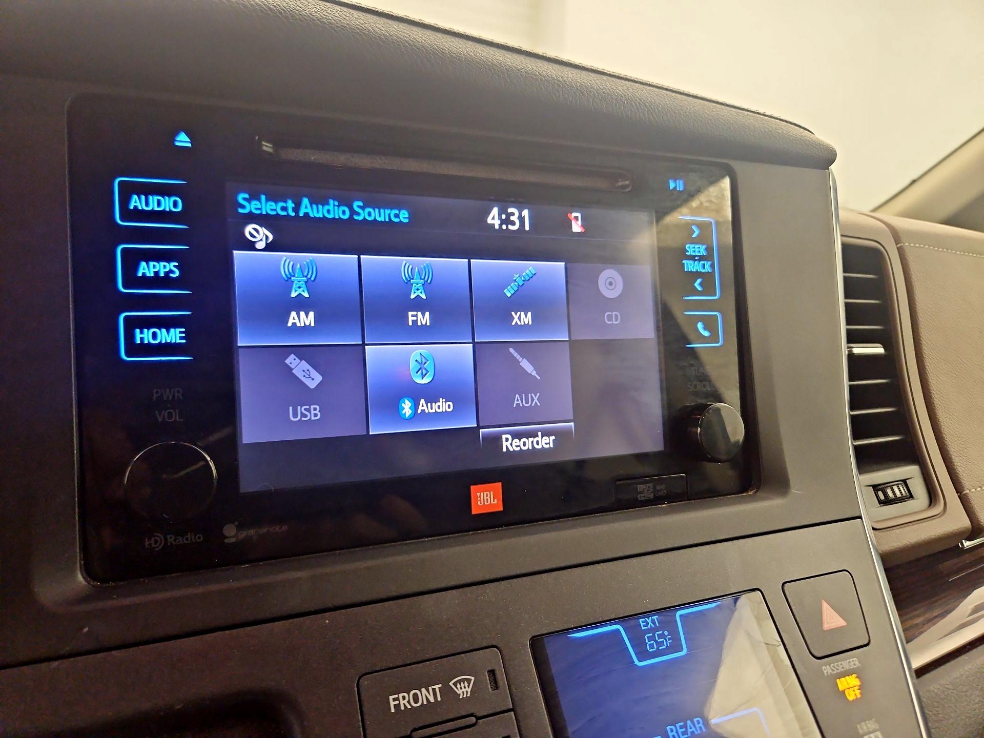 Thumbnail: 2015 Toyota Sienna - 13