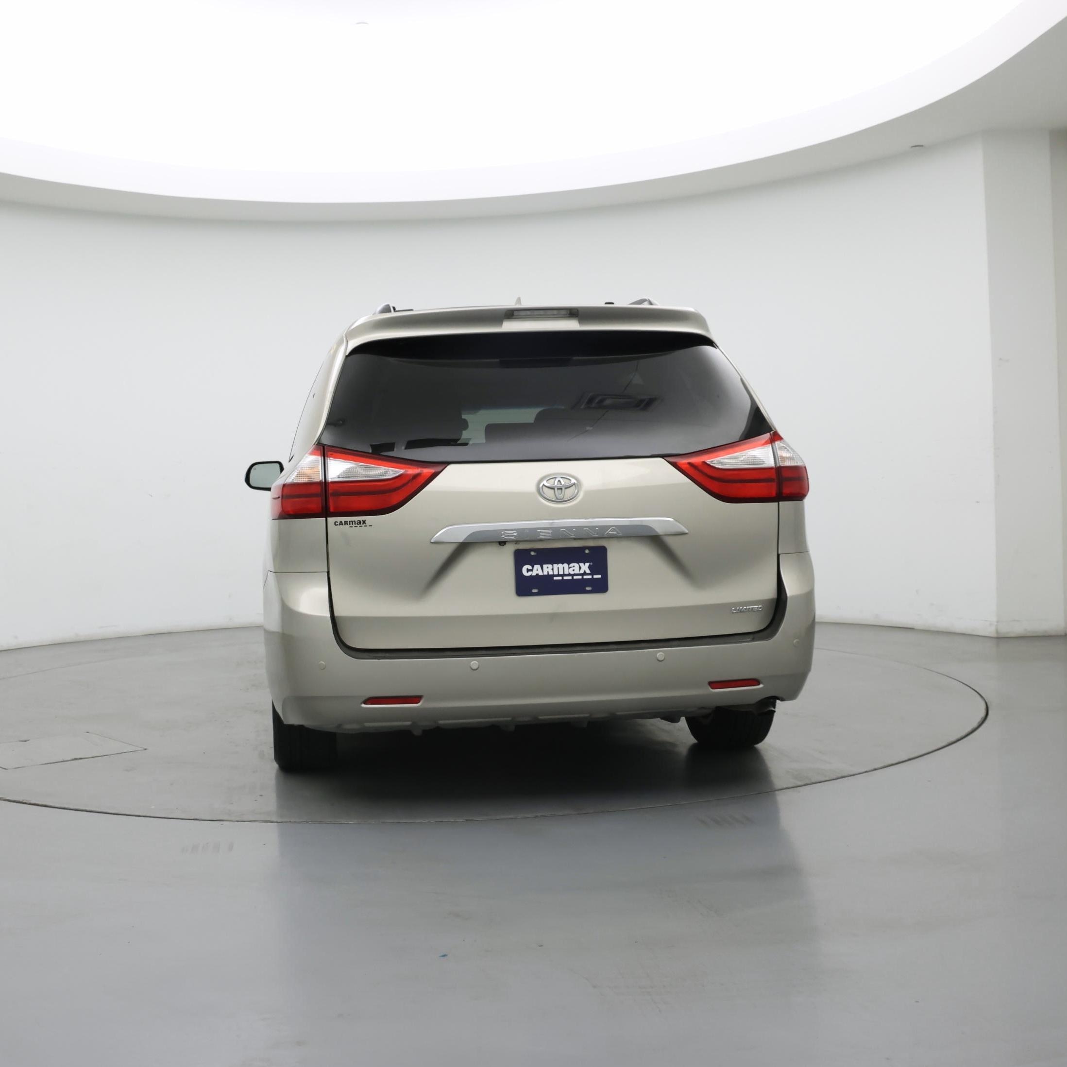 Thumbnail: 2015 Toyota Sienna - 6