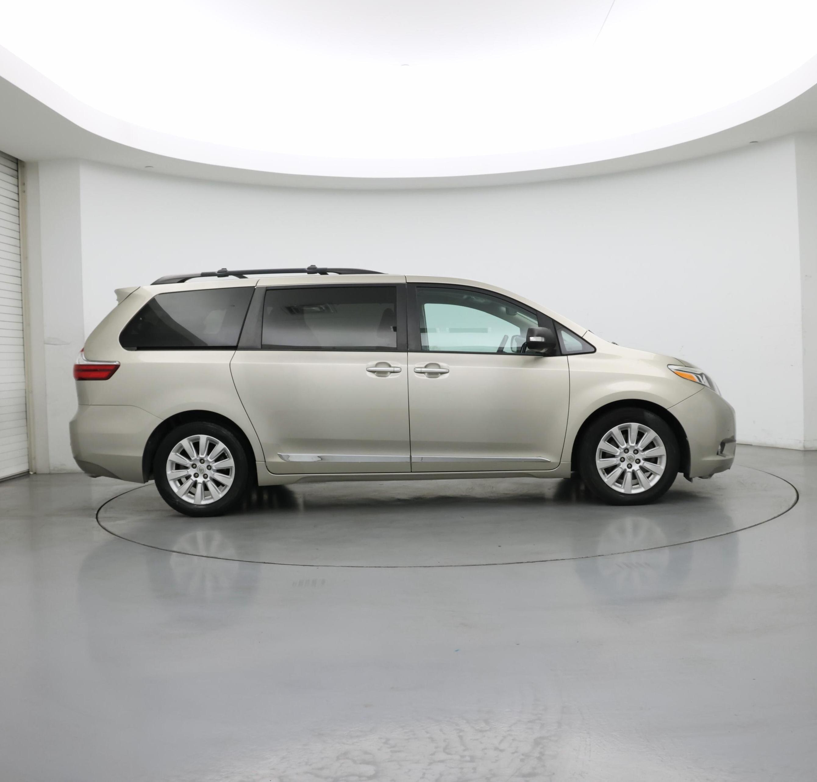 Thumbnail: 2015 Toyota Sienna - 7