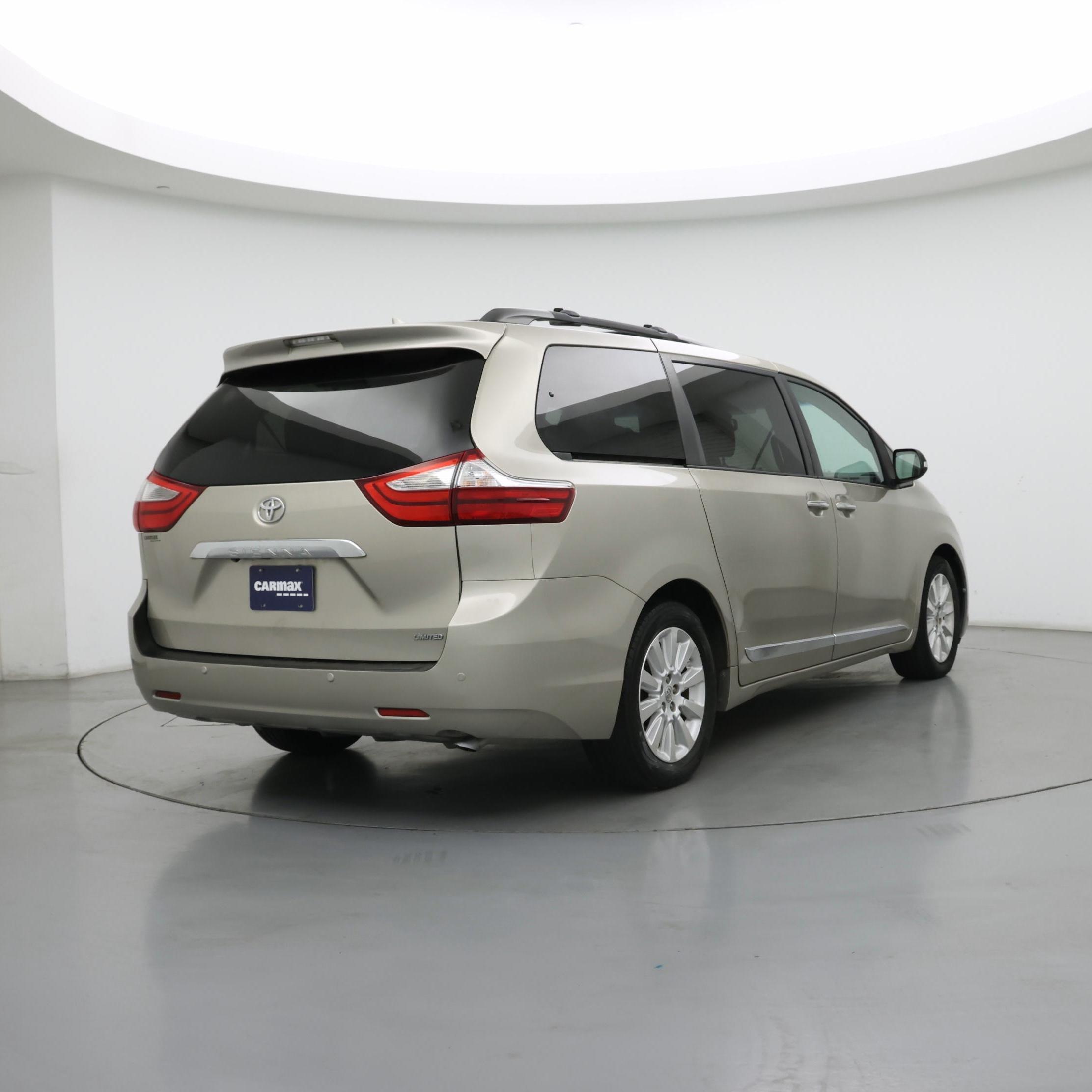 Thumbnail: 2015 Toyota Sienna - 8