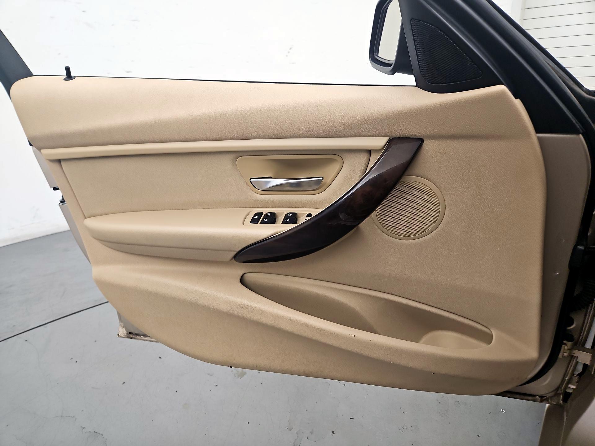 Thumbnail: 2015 BMW 3 Series - 12