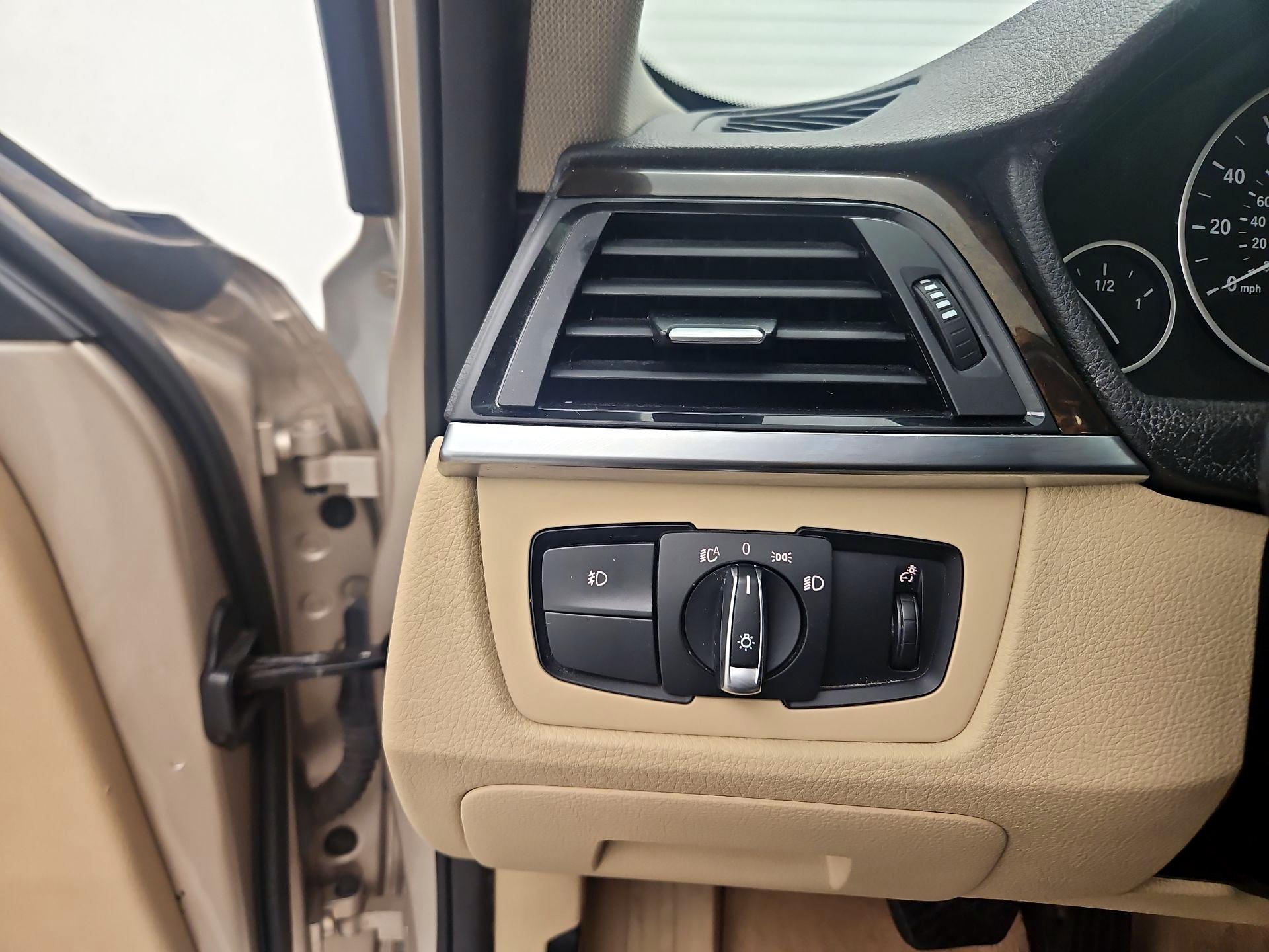 Thumbnail: 2015 BMW 3 Series - 13