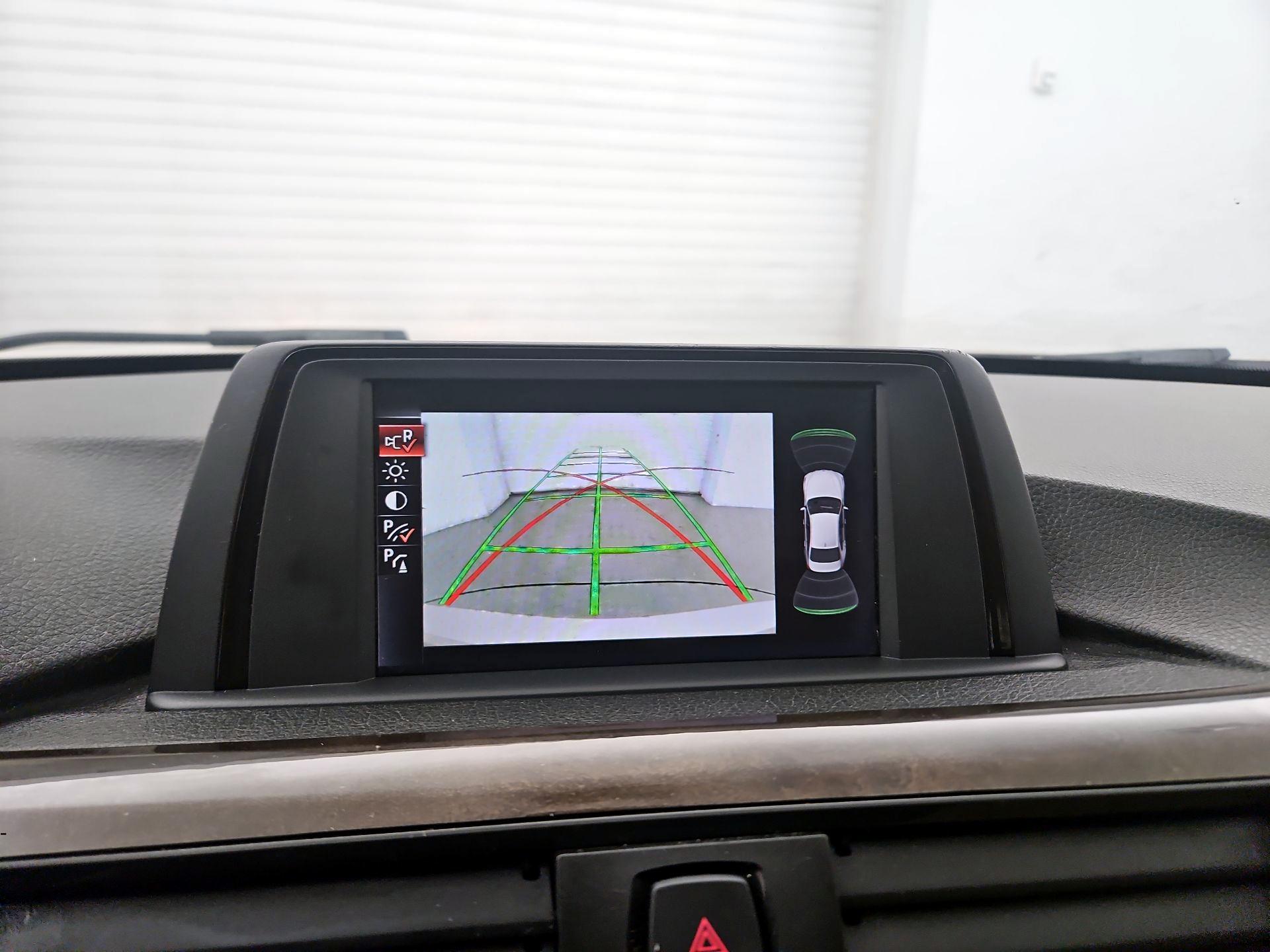 Thumbnail: 2015 BMW 3 Series - 14