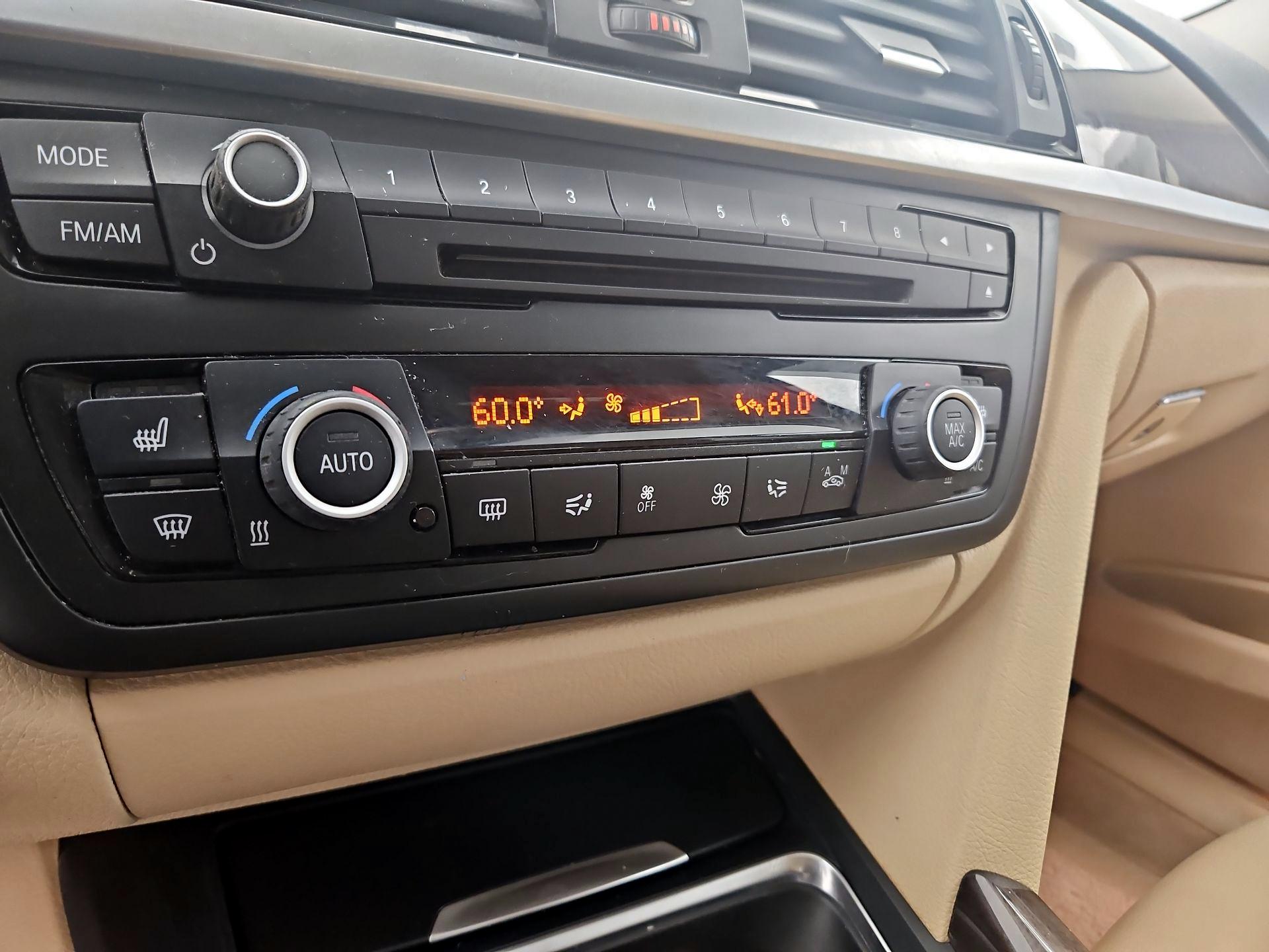 Thumbnail: 2015 BMW 3 Series - 16