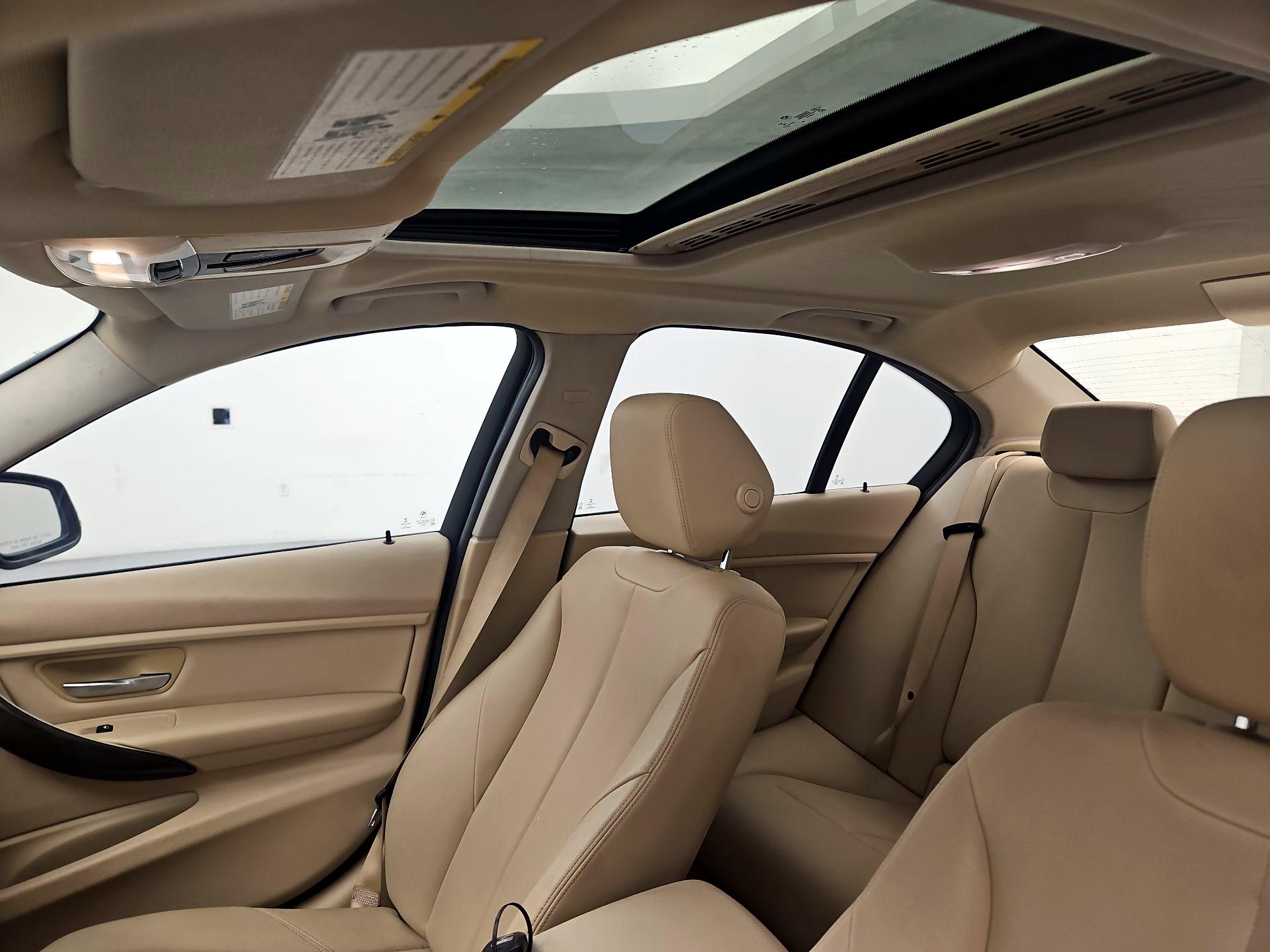 Thumbnail: 2015 BMW 3 Series - 19