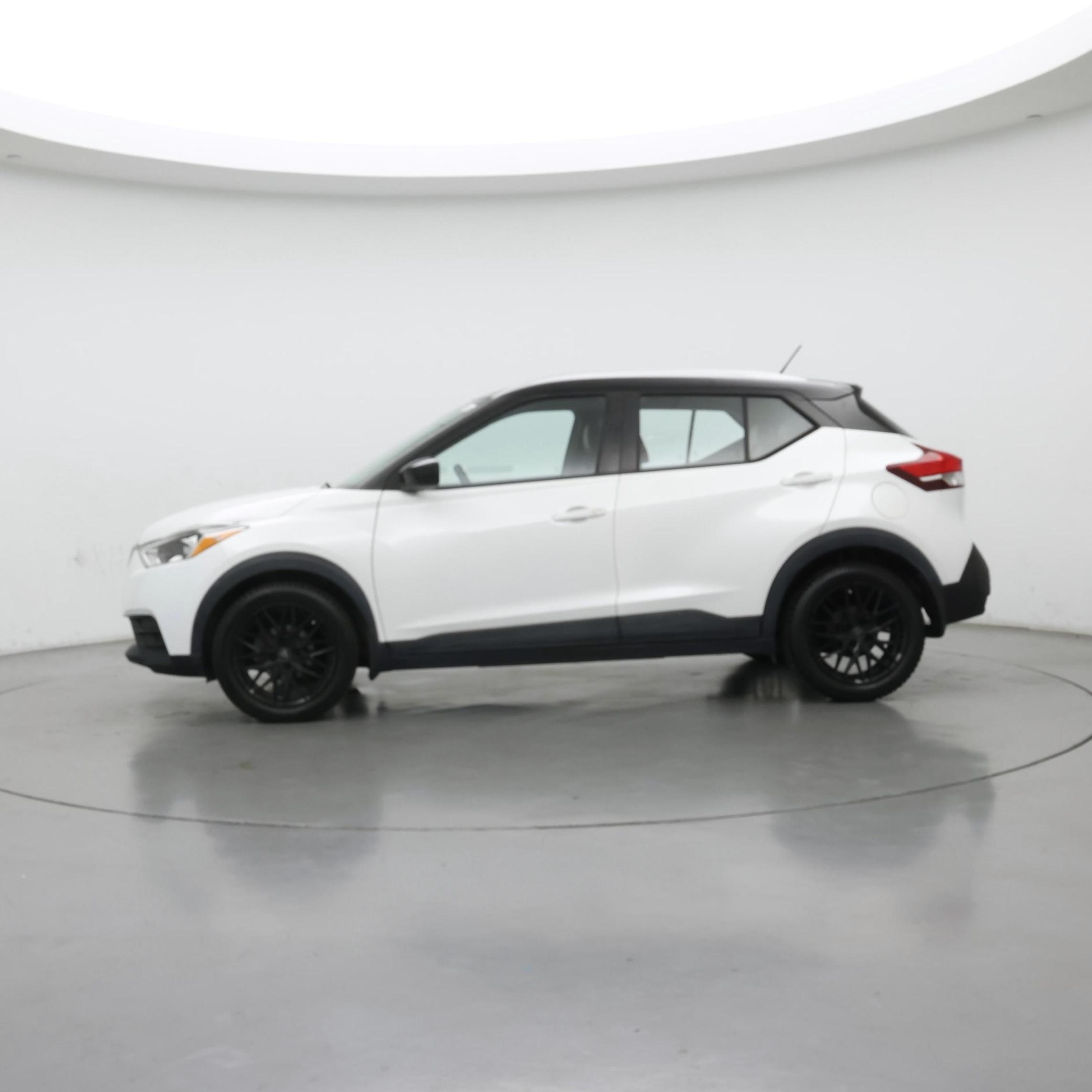 Thumbnail: 2018 Nissan Kicks - 3