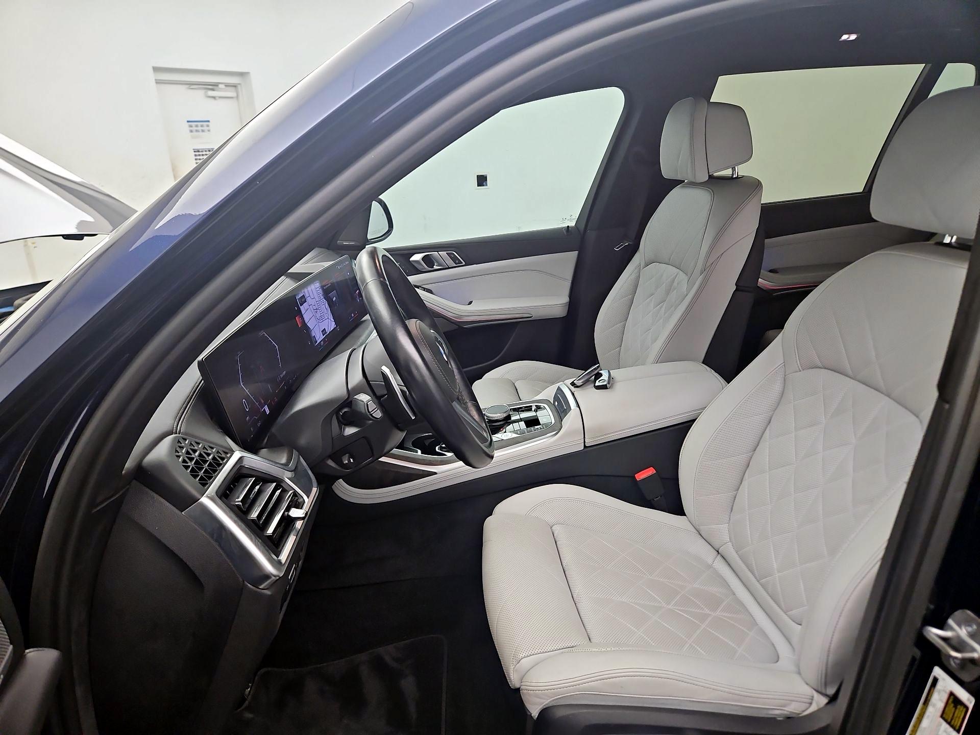 Thumbnail: 2023 BMW X7 - 11