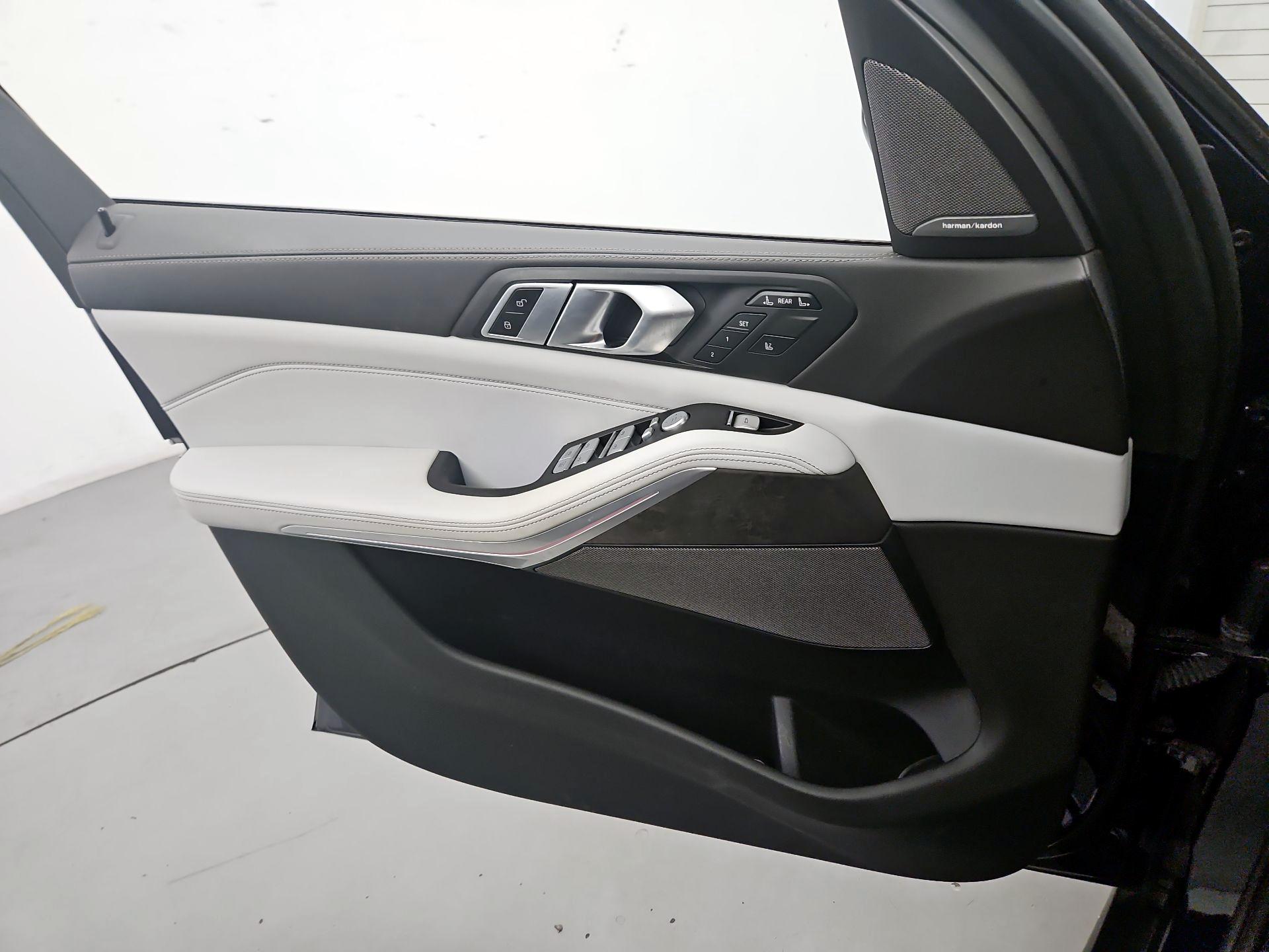 Thumbnail: 2023 BMW X7 - 12