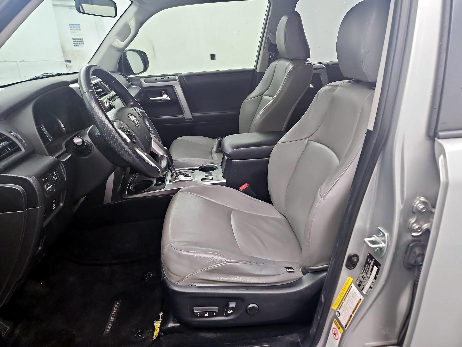Thumbnail: 2015 Toyota 4Runner - 11