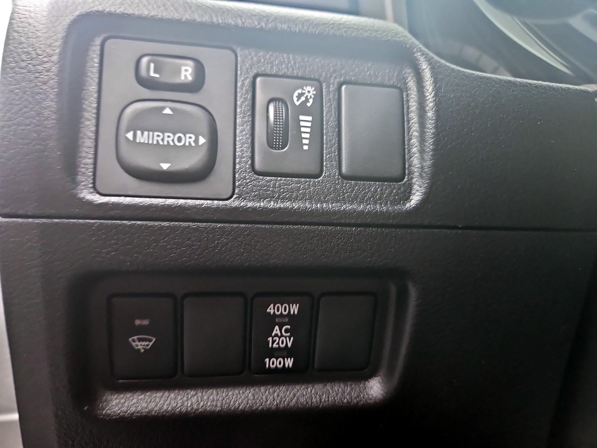 Thumbnail: 2015 Toyota 4Runner - 13