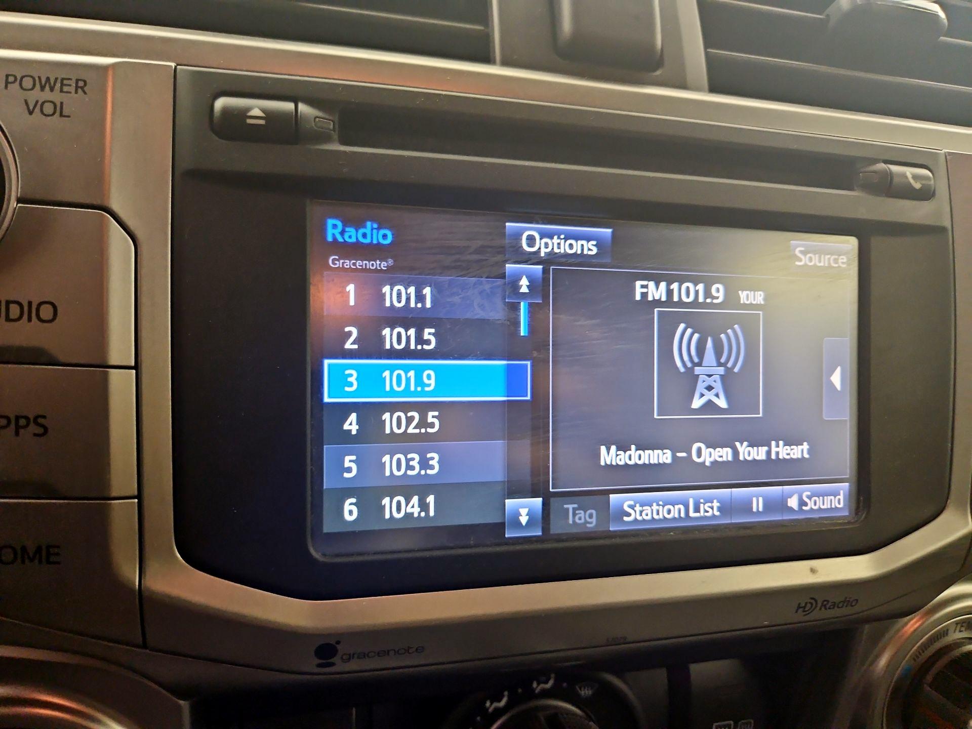 Thumbnail: 2015 Toyota 4Runner - 14