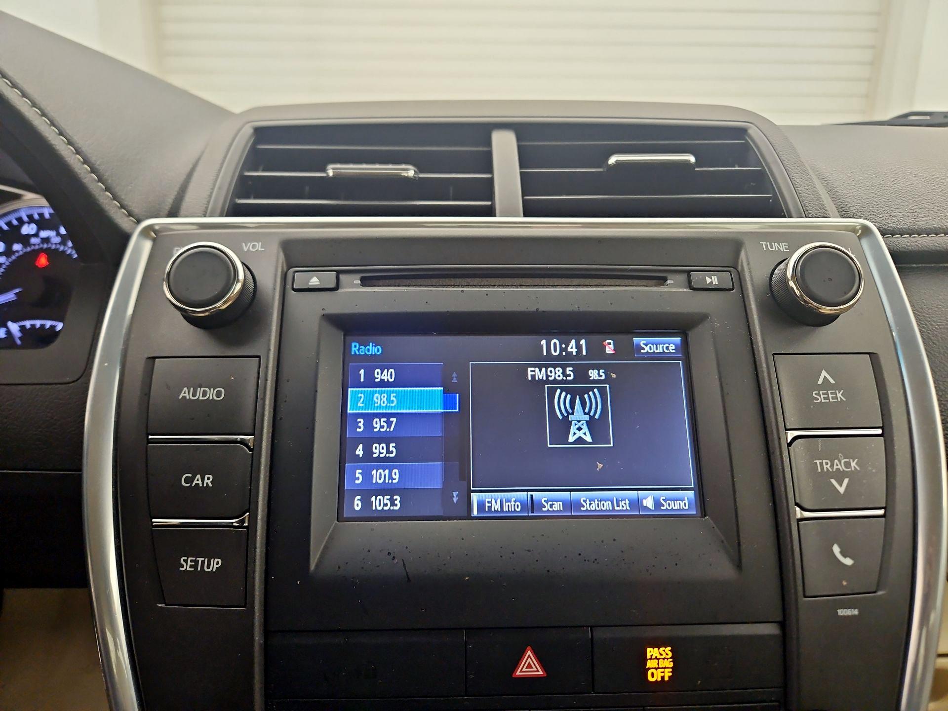 Thumbnail: 2016 Toyota Camry - 15