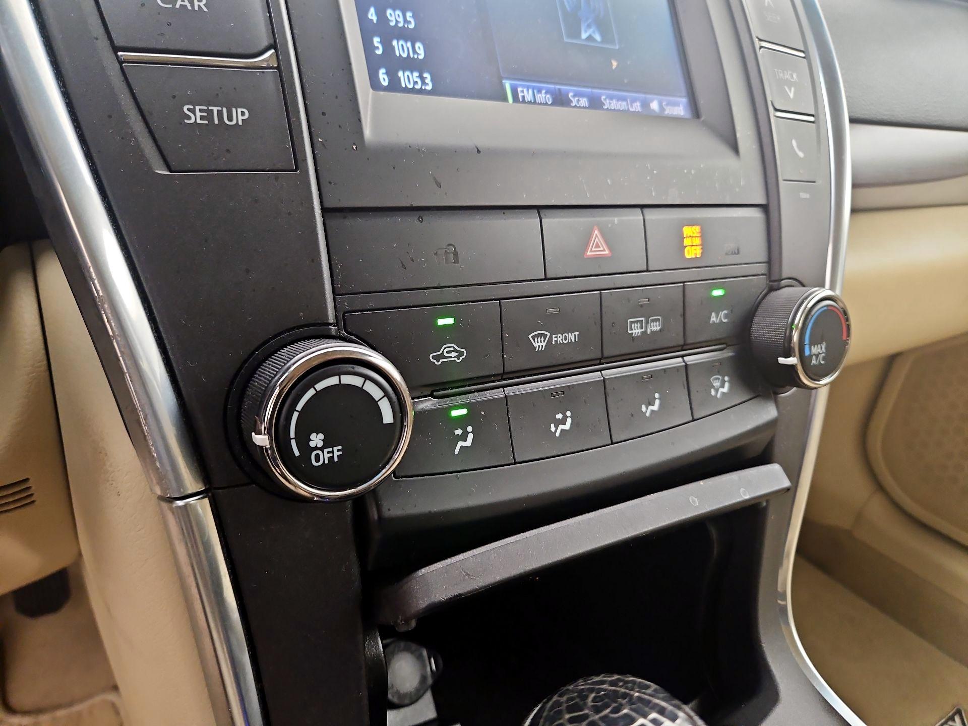 Thumbnail: 2016 Toyota Camry - 16