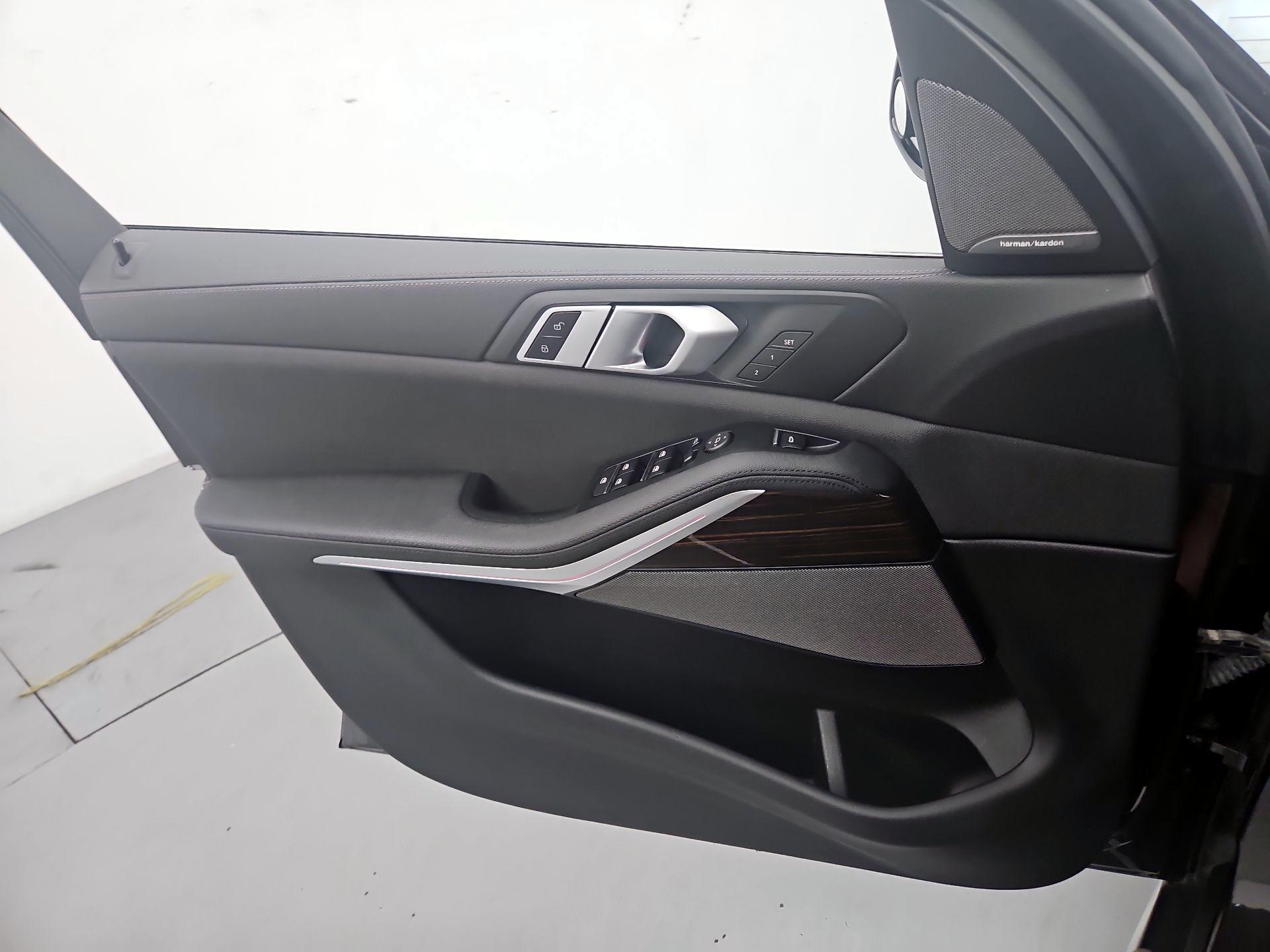 Thumbnail: 2021 BMW X5 - 12