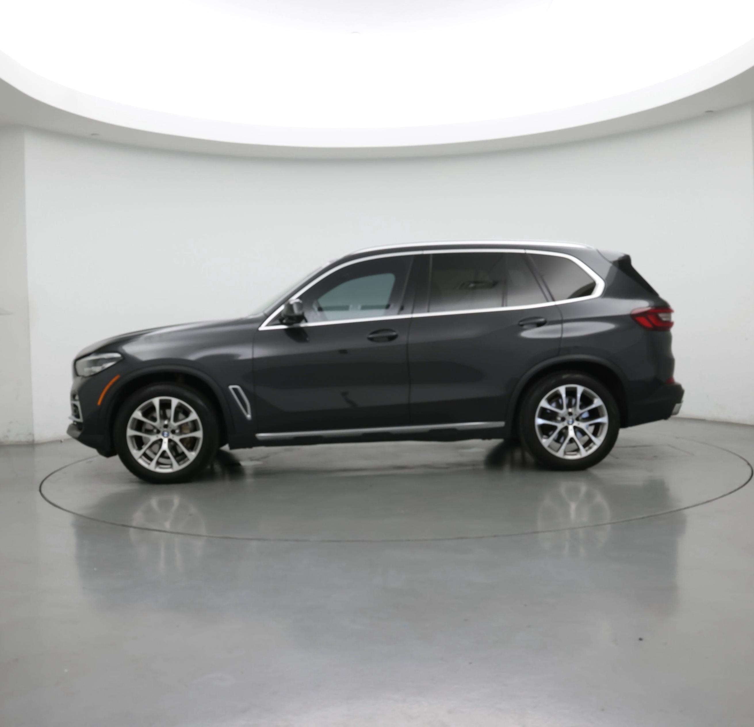 Thumbnail: 2021 BMW X5 - 3