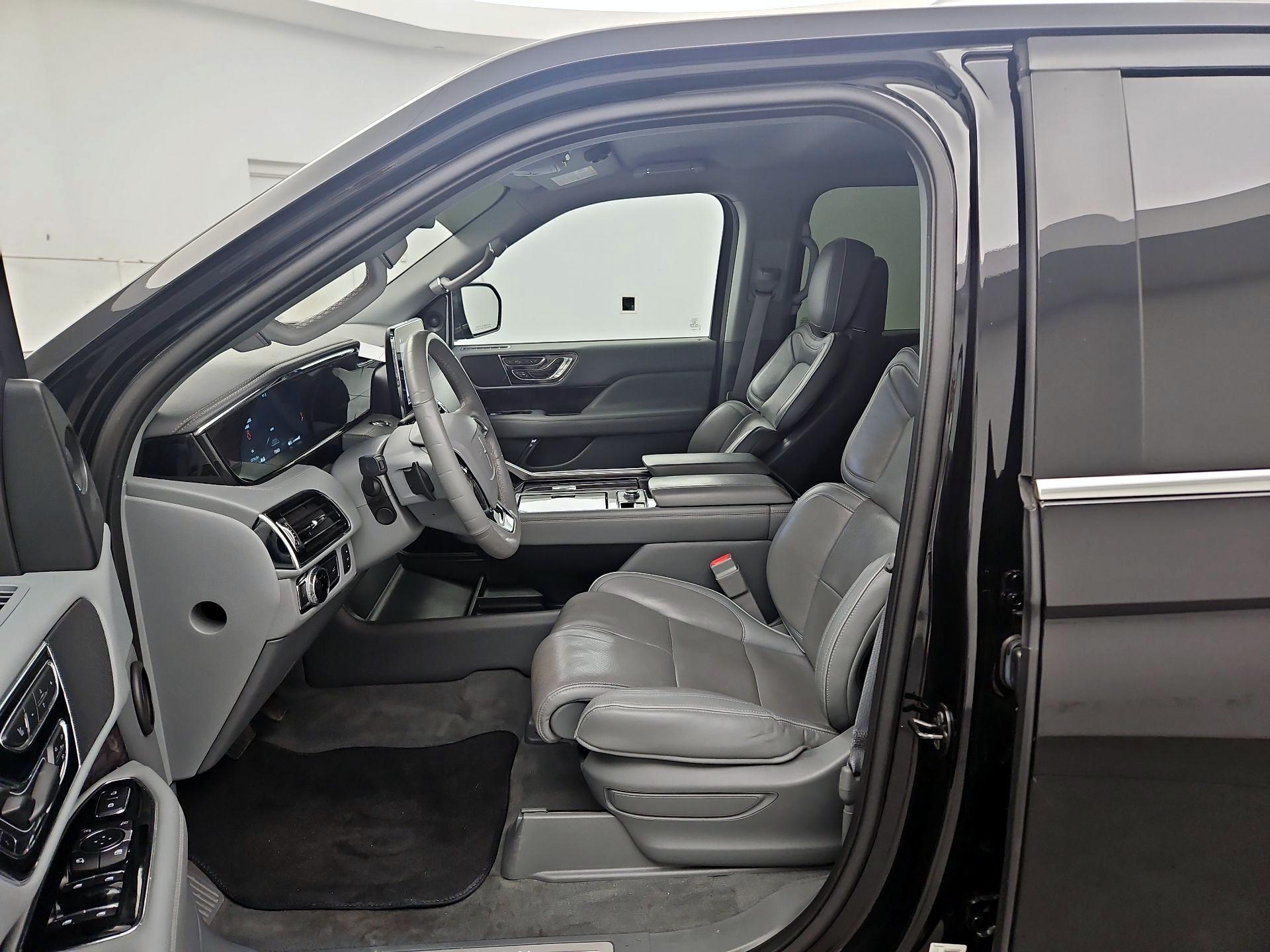 Thumbnail: 2019 Lincoln Navigator - 11