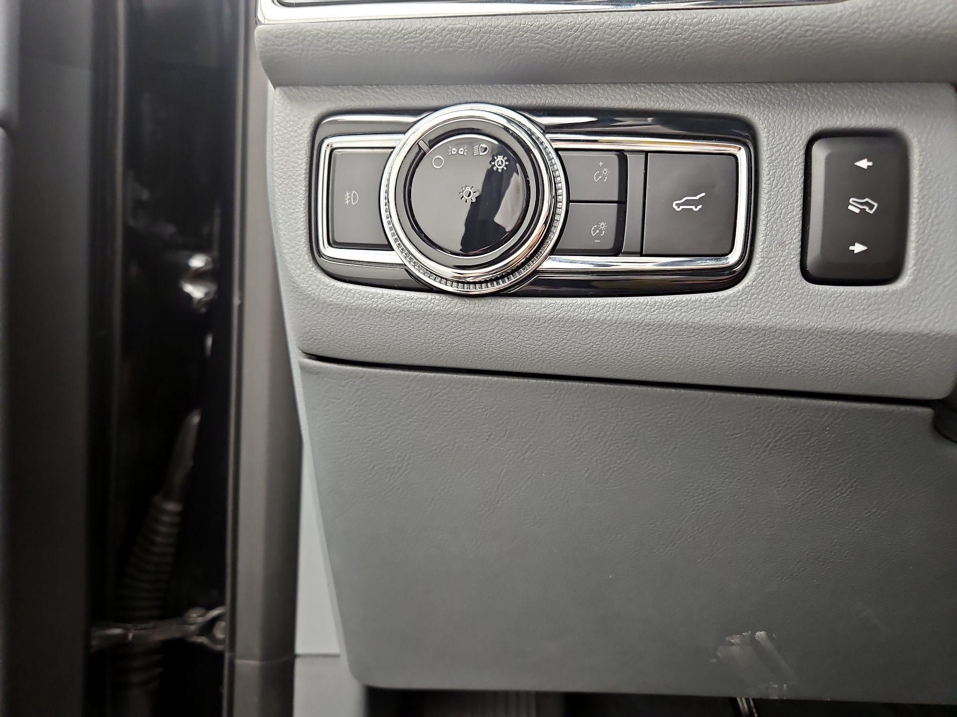 Thumbnail: 2019 Lincoln Navigator - 13