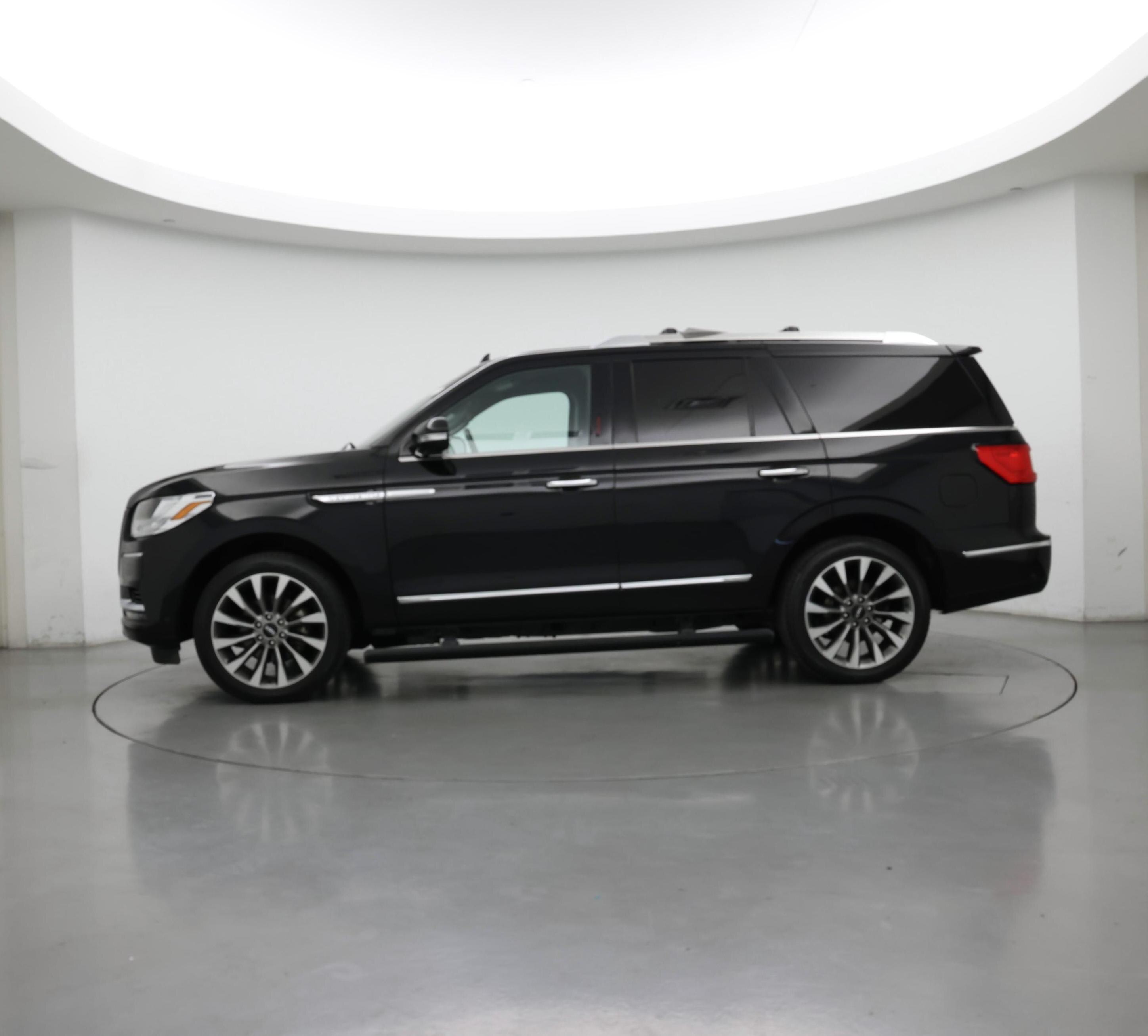 Thumbnail: 2019 Lincoln Navigator - 3