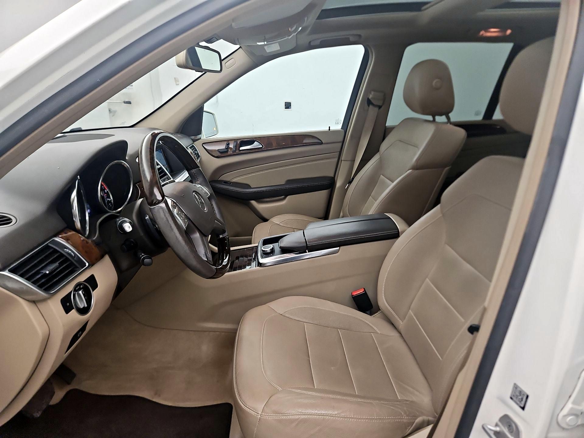 Thumbnail: 2015 Mercedes-Benz M-Class - 11