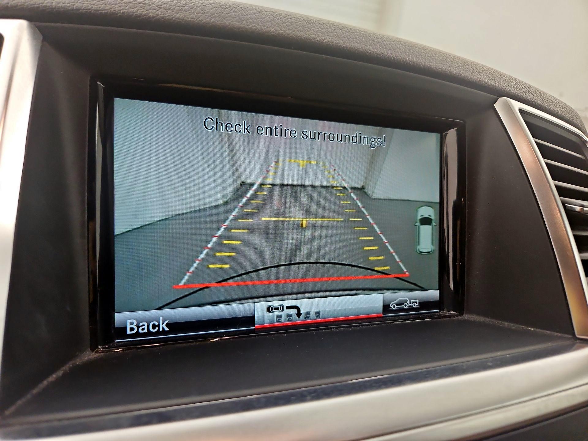 Thumbnail: 2015 Mercedes-Benz M-Class - 15