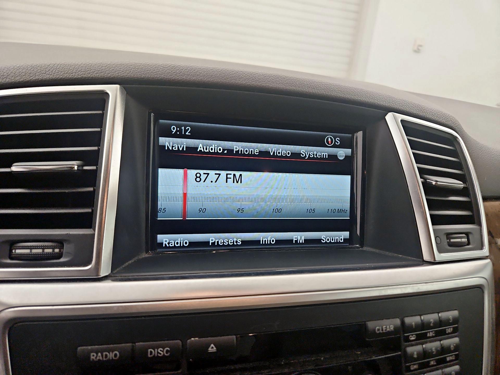 Thumbnail: 2015 Mercedes-Benz M-Class - 16