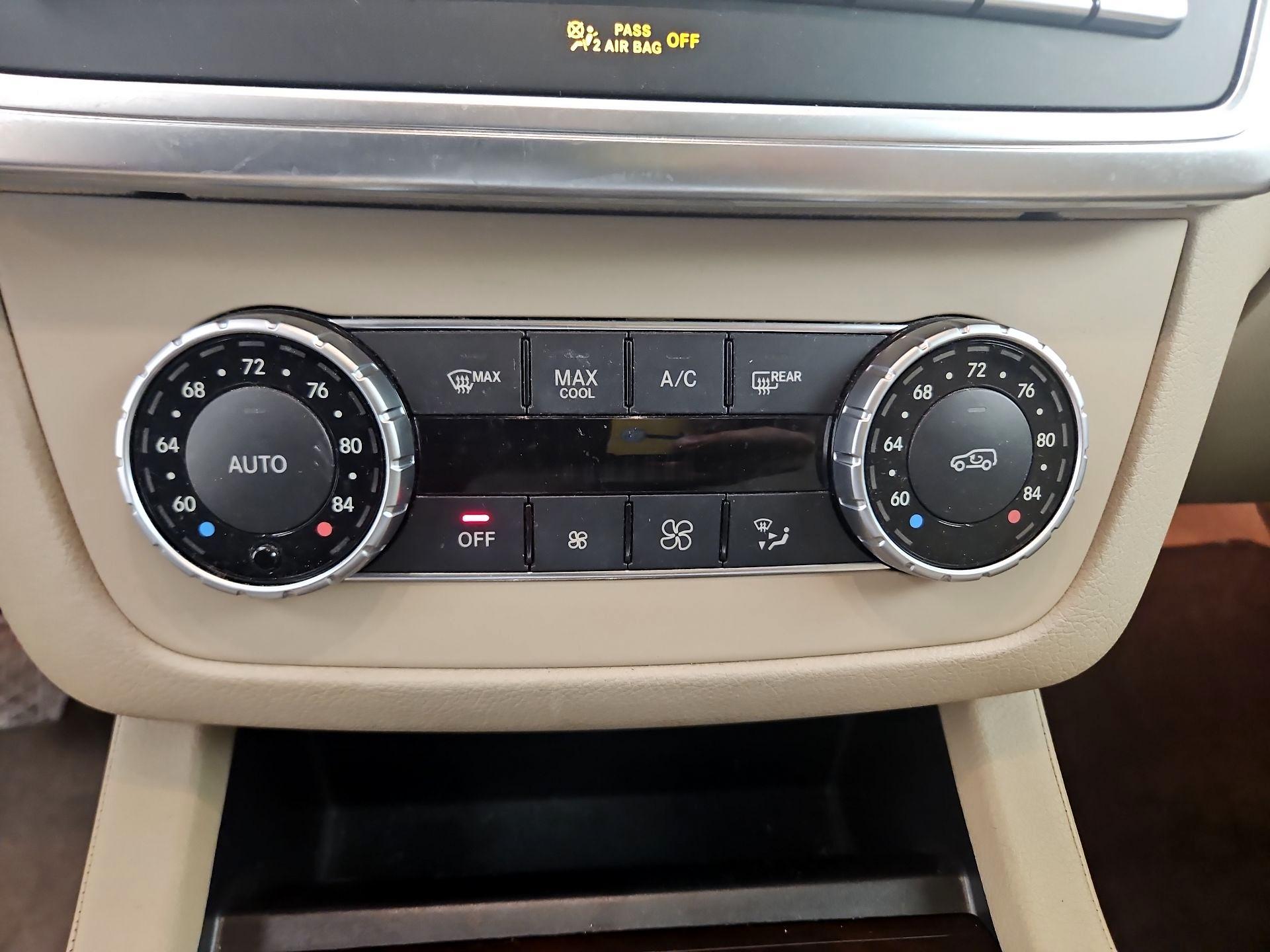 Thumbnail: 2015 Mercedes-Benz M-Class - 17