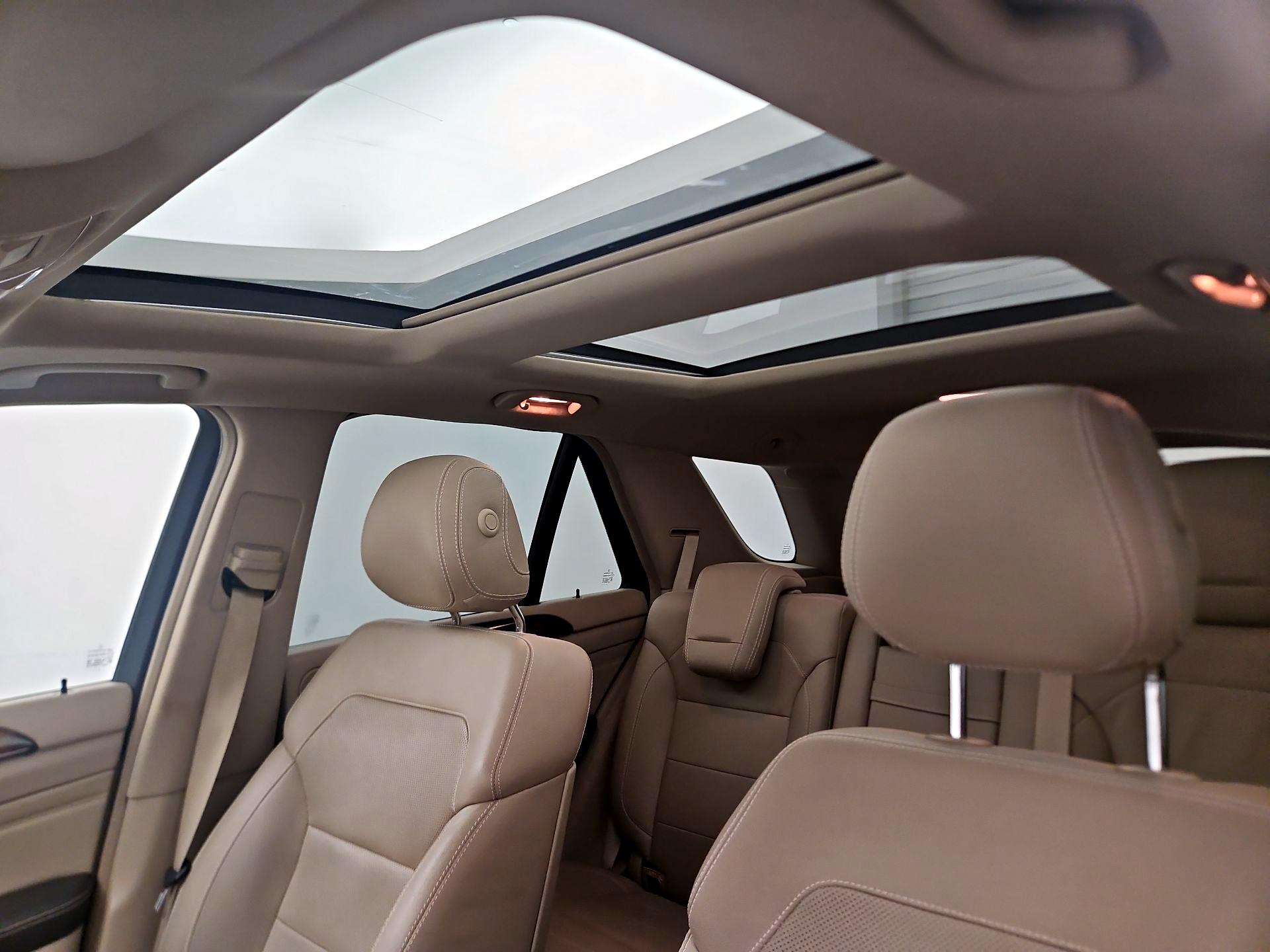 Thumbnail: 2015 Mercedes-Benz M-Class - 20