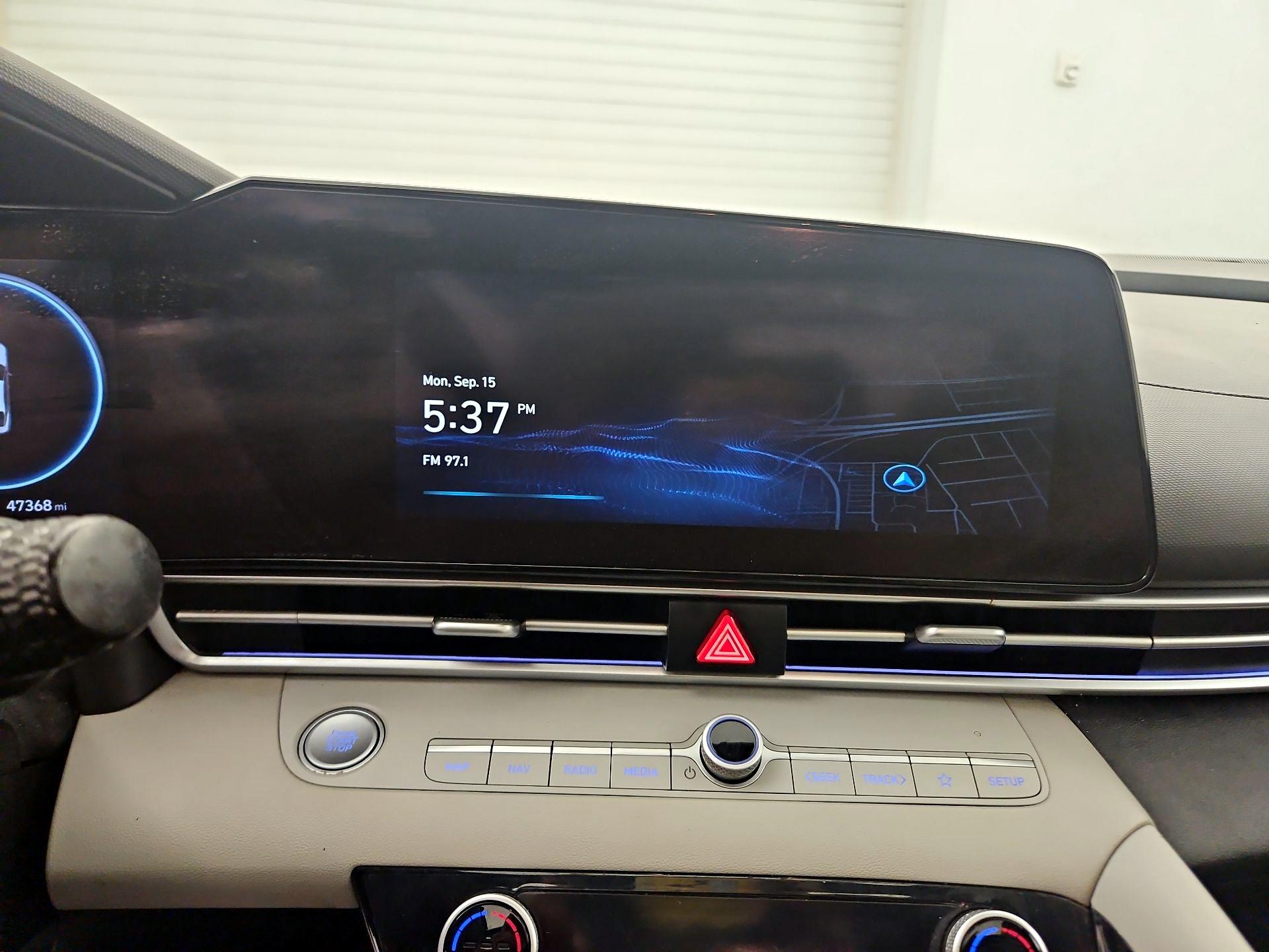 Thumbnail: 2022 Hyundai Elantra - 14