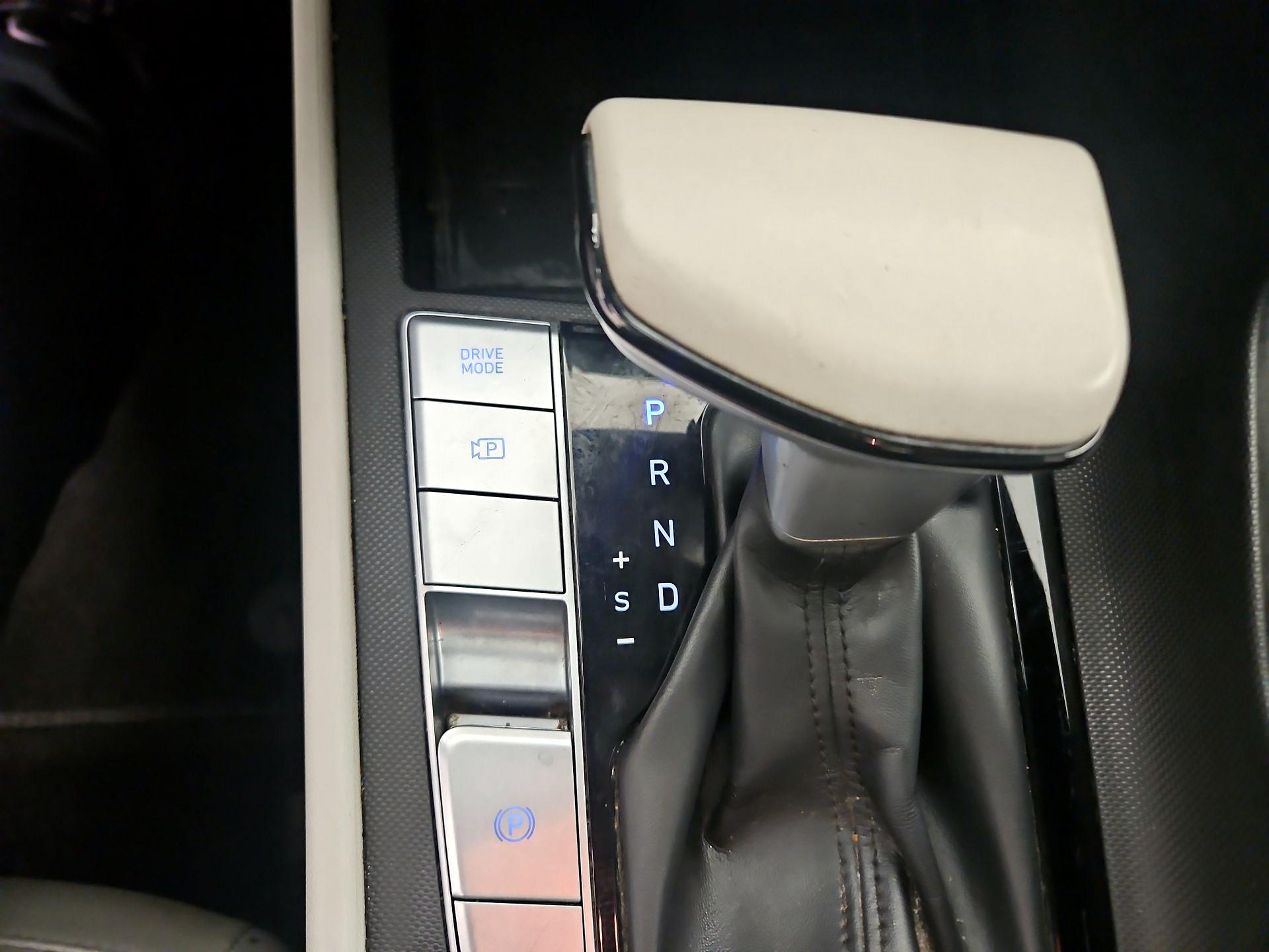 Thumbnail: 2022 Hyundai Elantra - 16