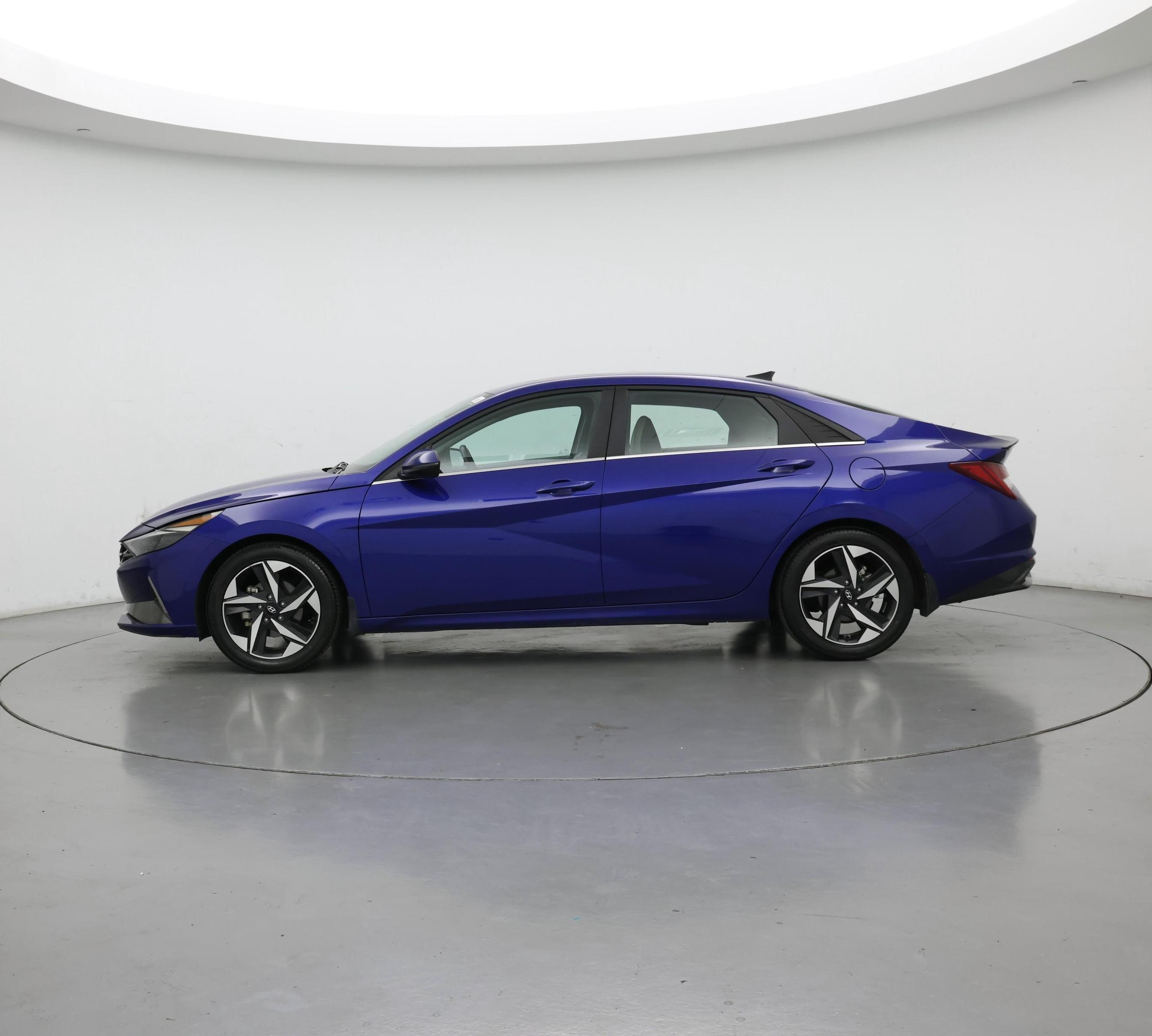 Thumbnail: 2022 Hyundai Elantra - 3