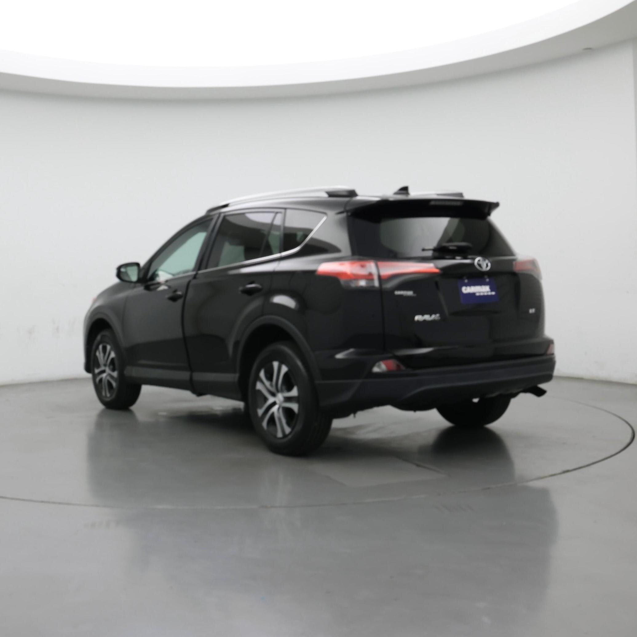 Thumbnail: 2017 Toyota RAV4 - 2