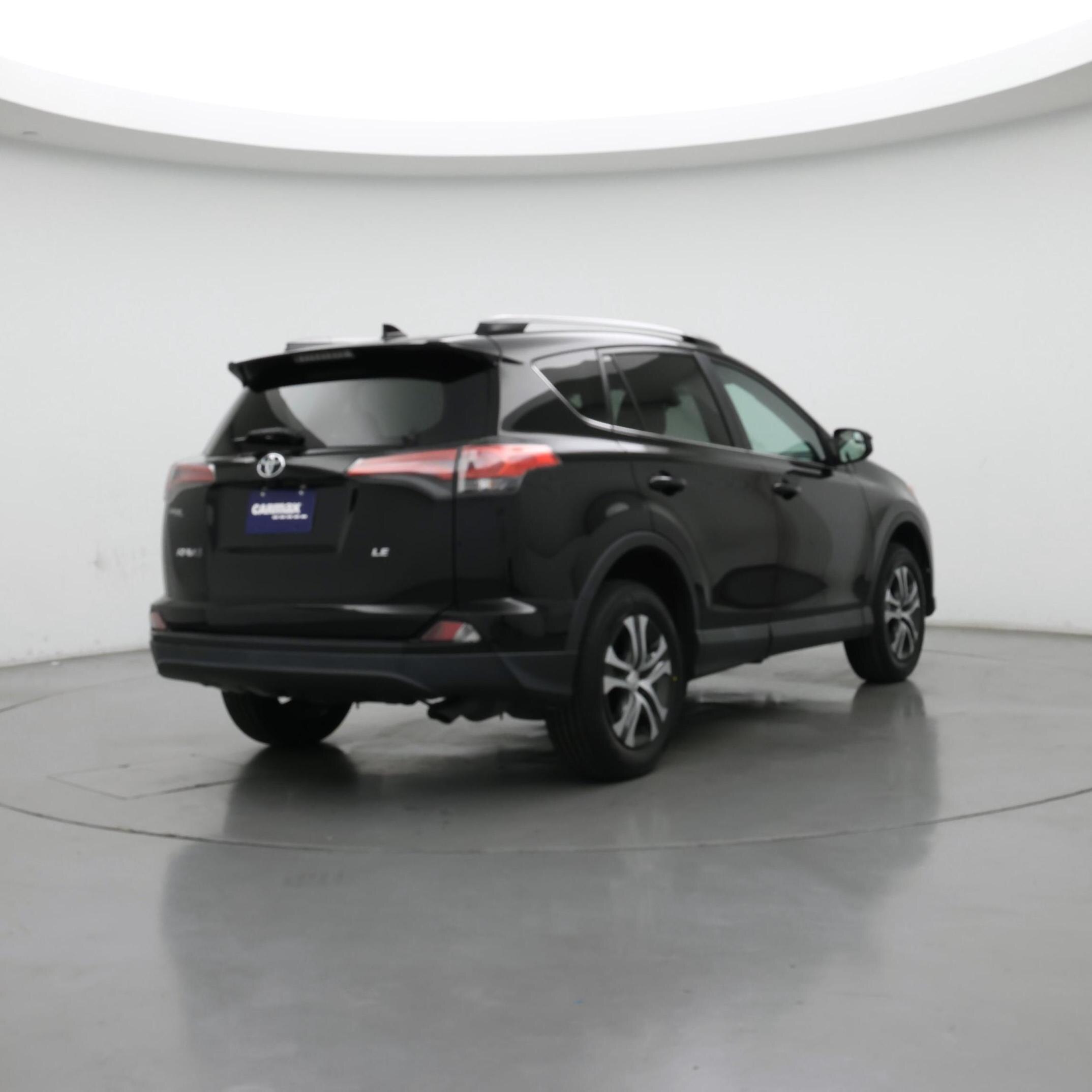 Thumbnail: 2017 Toyota RAV4 - 8