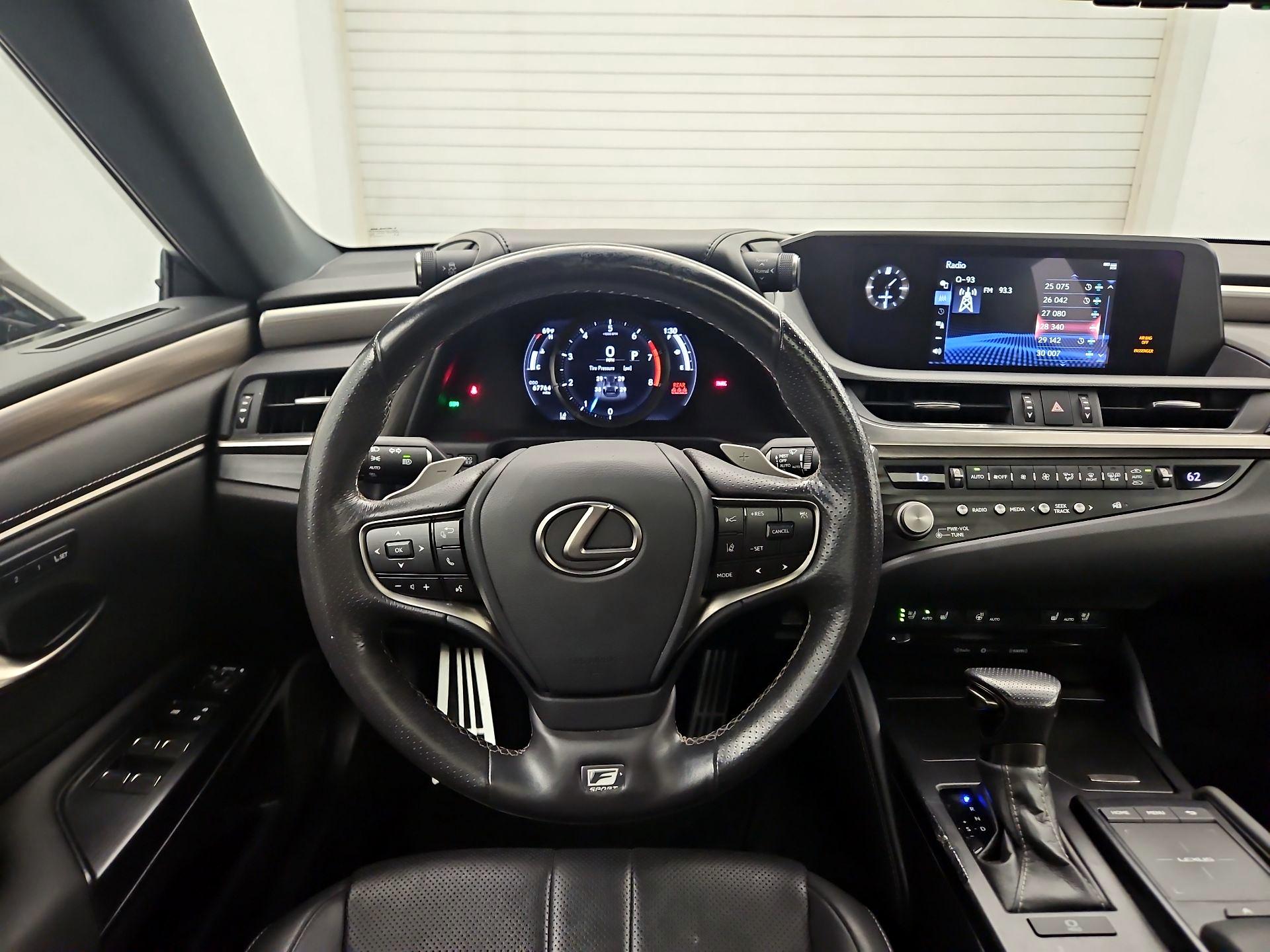 Thumbnail: 2021 Lexus ES - 10