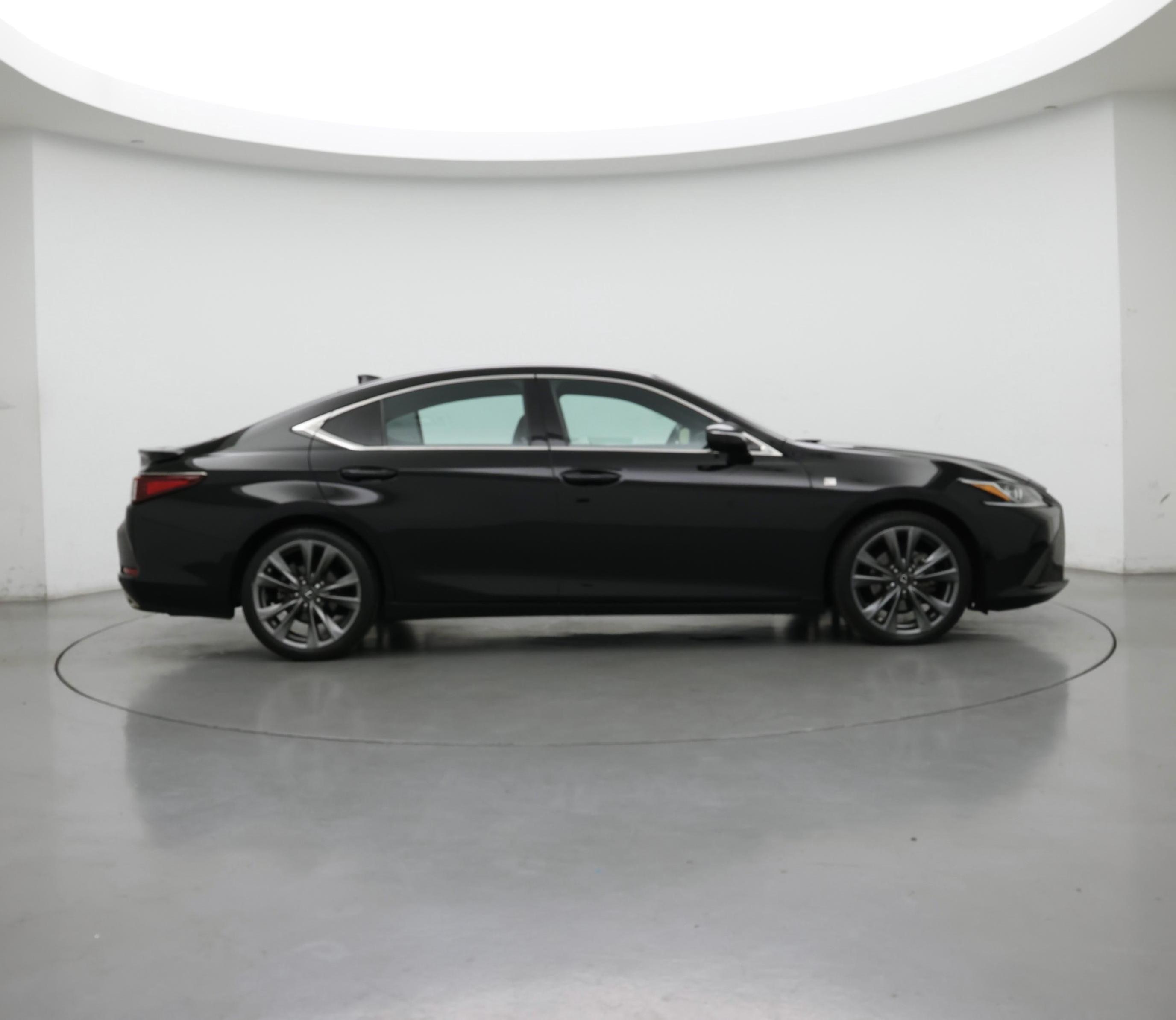 Thumbnail: 2021 Lexus ES - 7