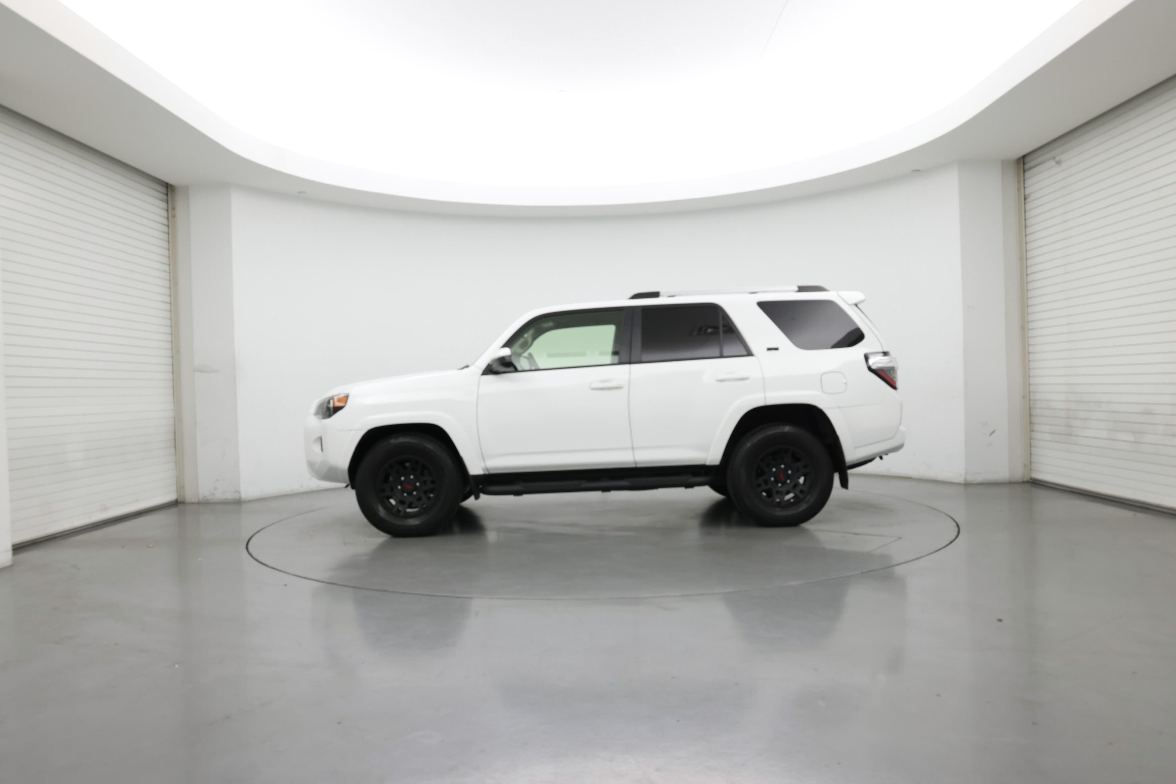 Thumbnail: 2021 Toyota 4Runner - 3