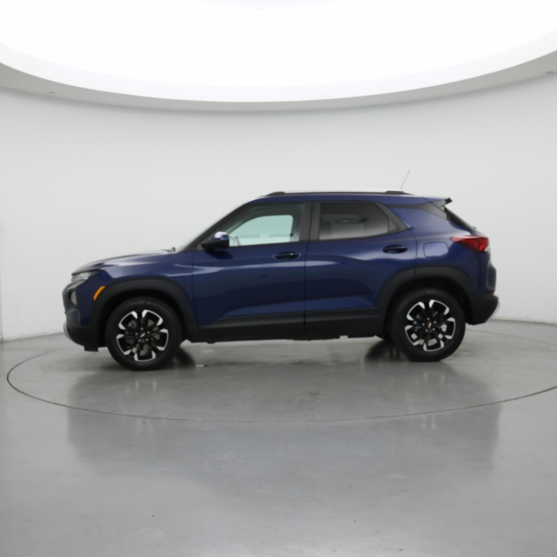 Thumbnail: 2022 Chevrolet TrailBlazer - 3