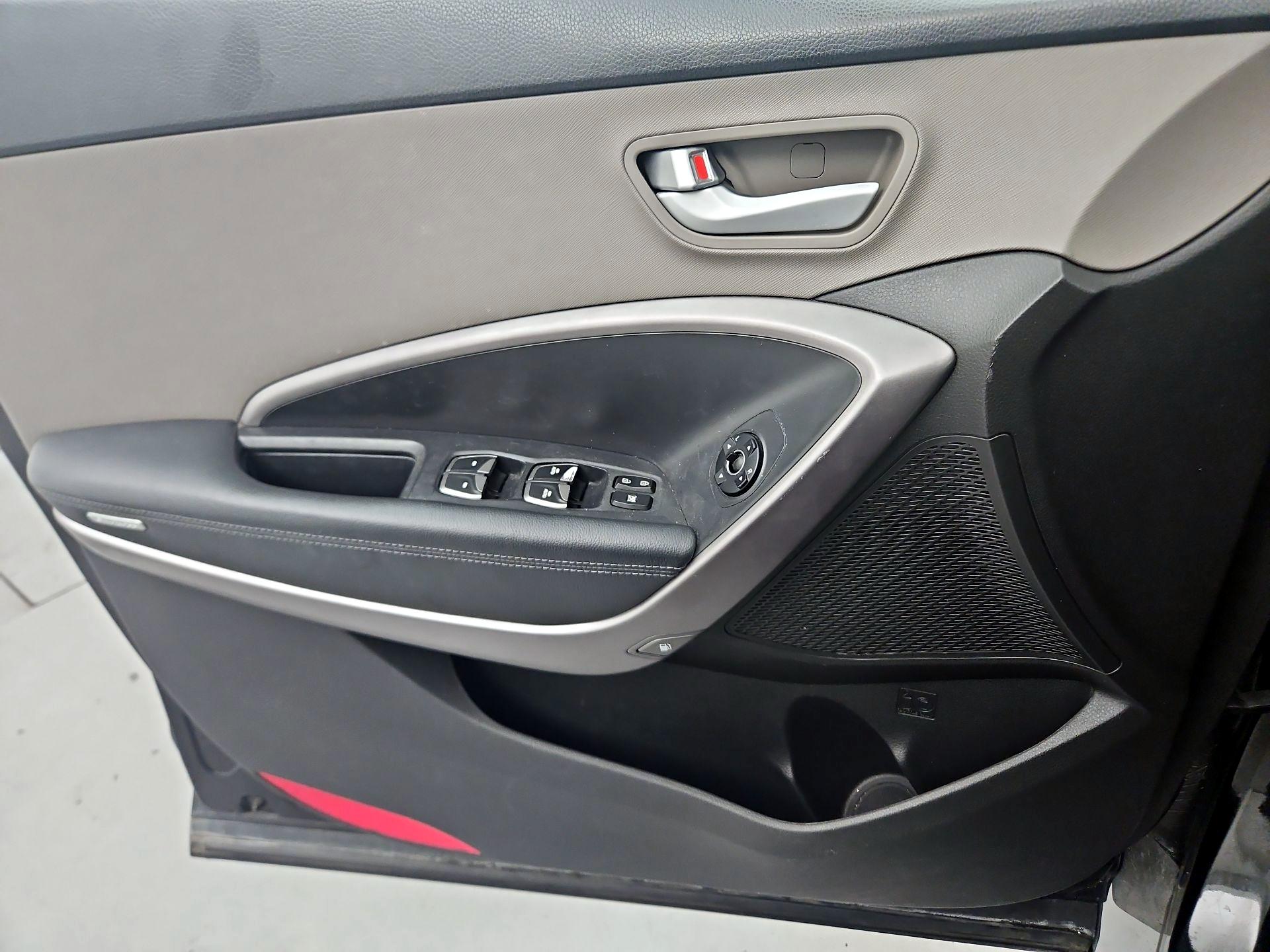 Thumbnail: 2015 Hyundai Santa Fe - 12