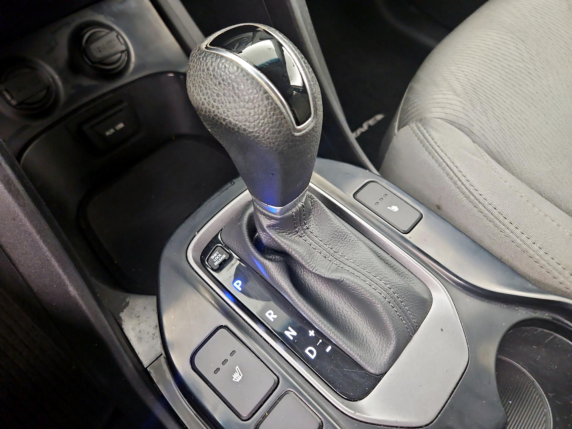 Thumbnail: 2015 Hyundai Santa Fe - 17