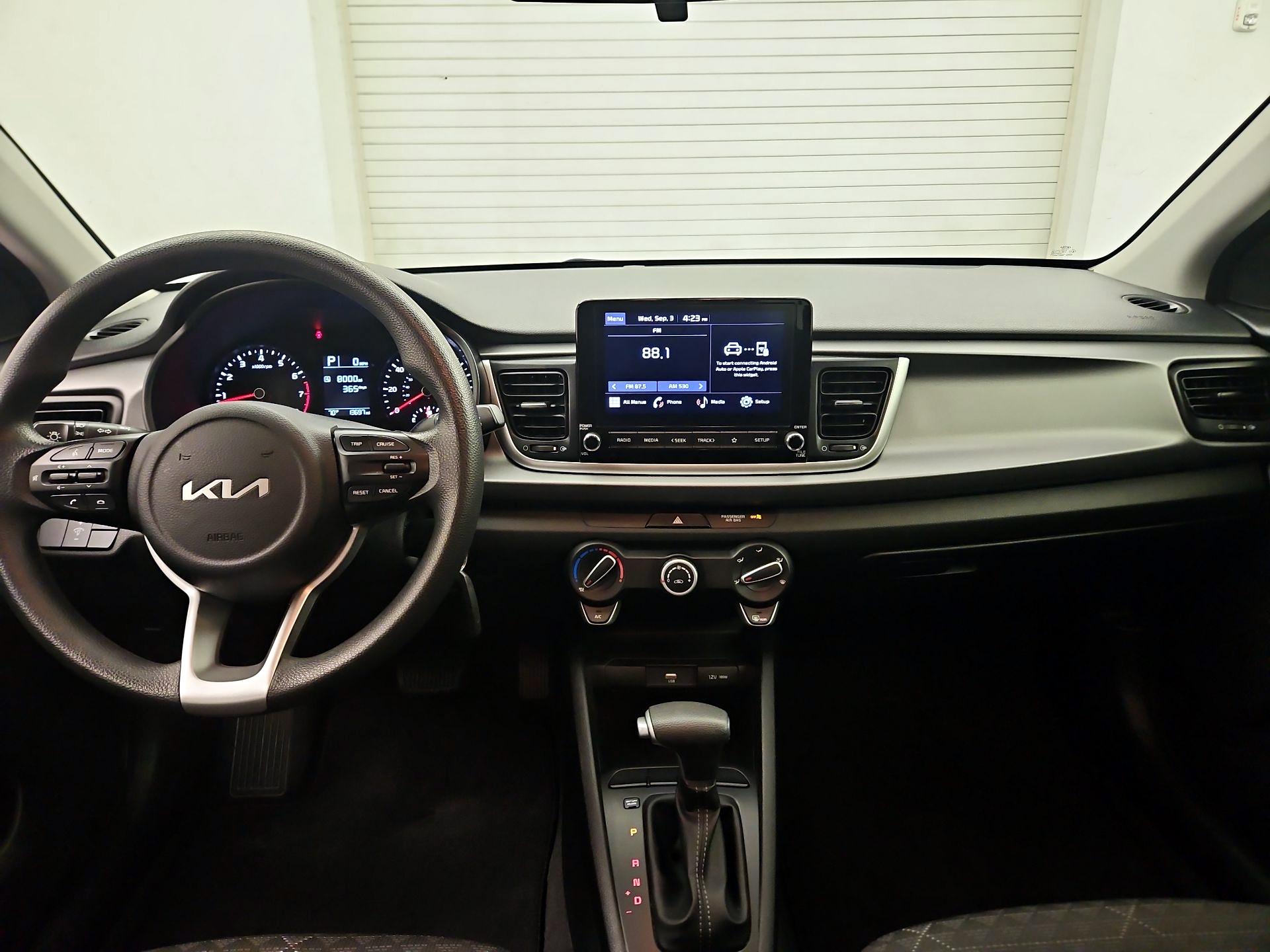 Thumbnail: 2022 Kia Rio - 9