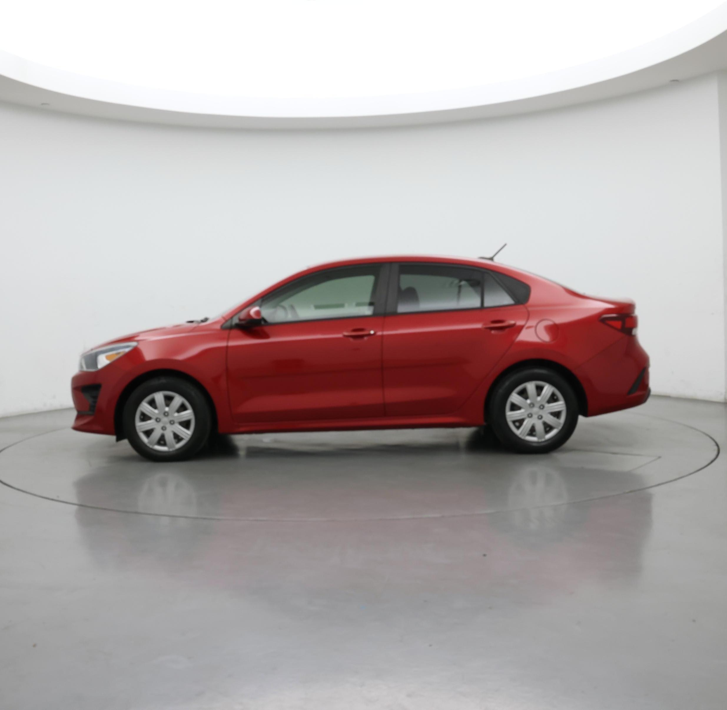 Thumbnail: 2022 Kia Rio - 3