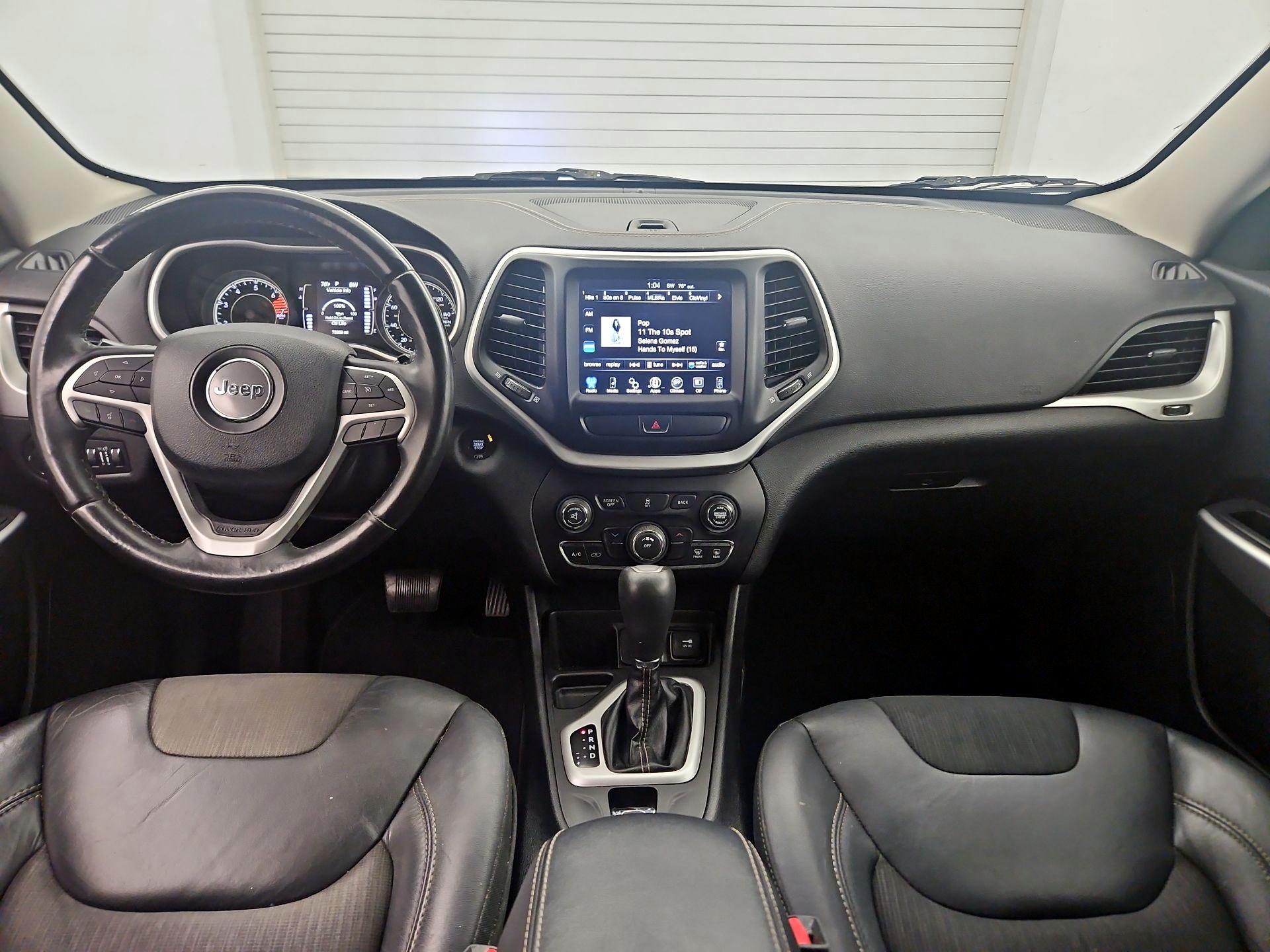 Thumbnail: 2018 Jeep Cherokee - 9