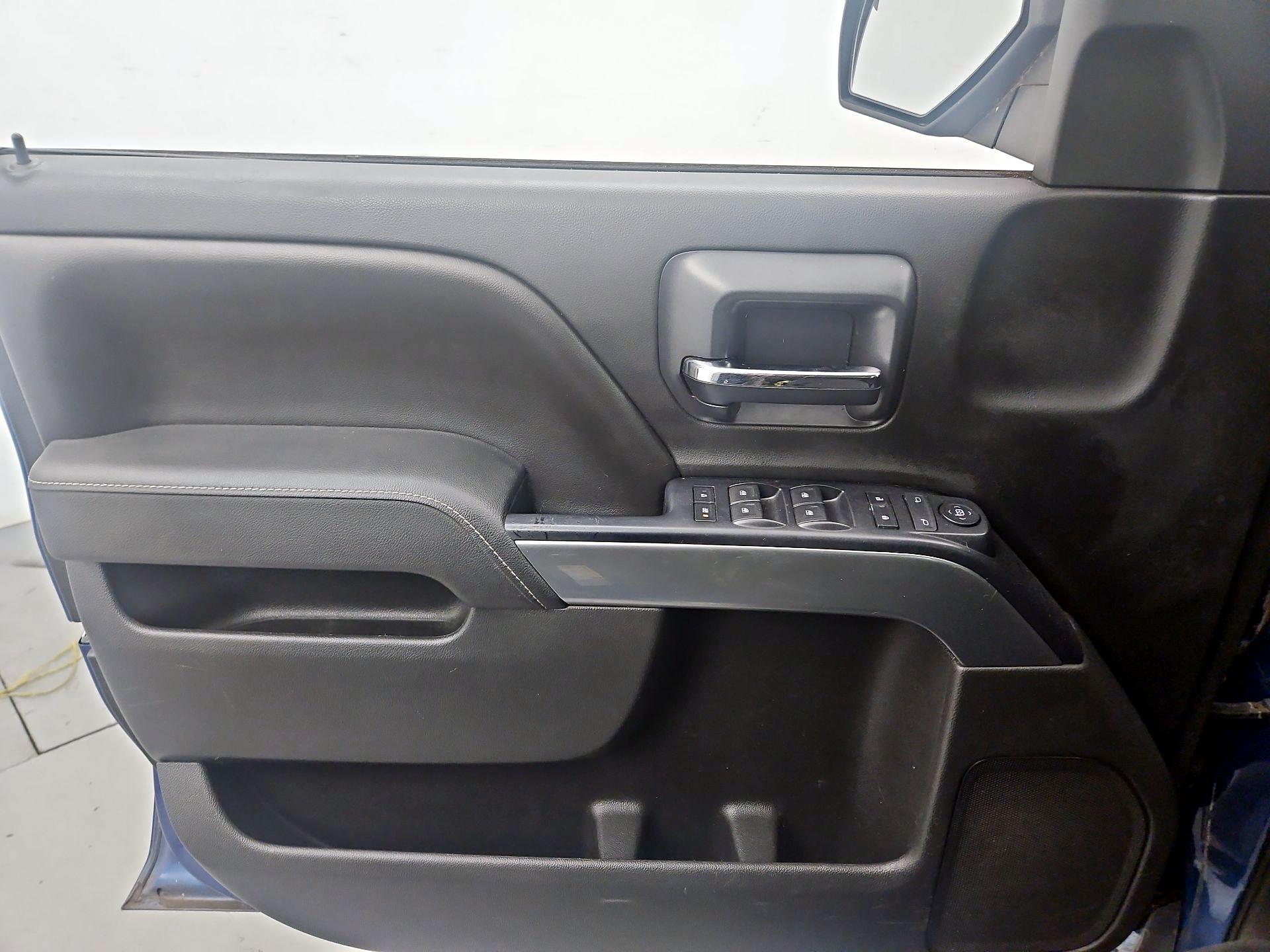 Thumbnail: 2015 Chevrolet Silverado 1500 - 12