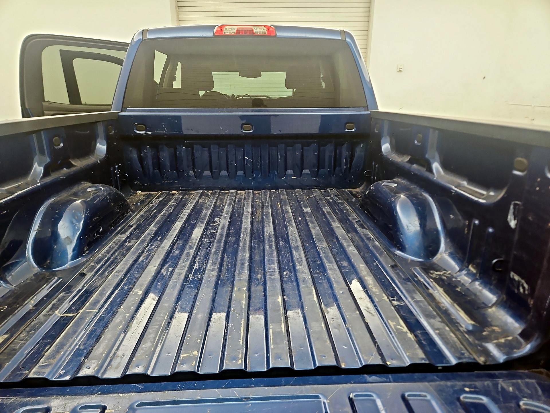 Thumbnail: 2015 Chevrolet Silverado 1500 - 20